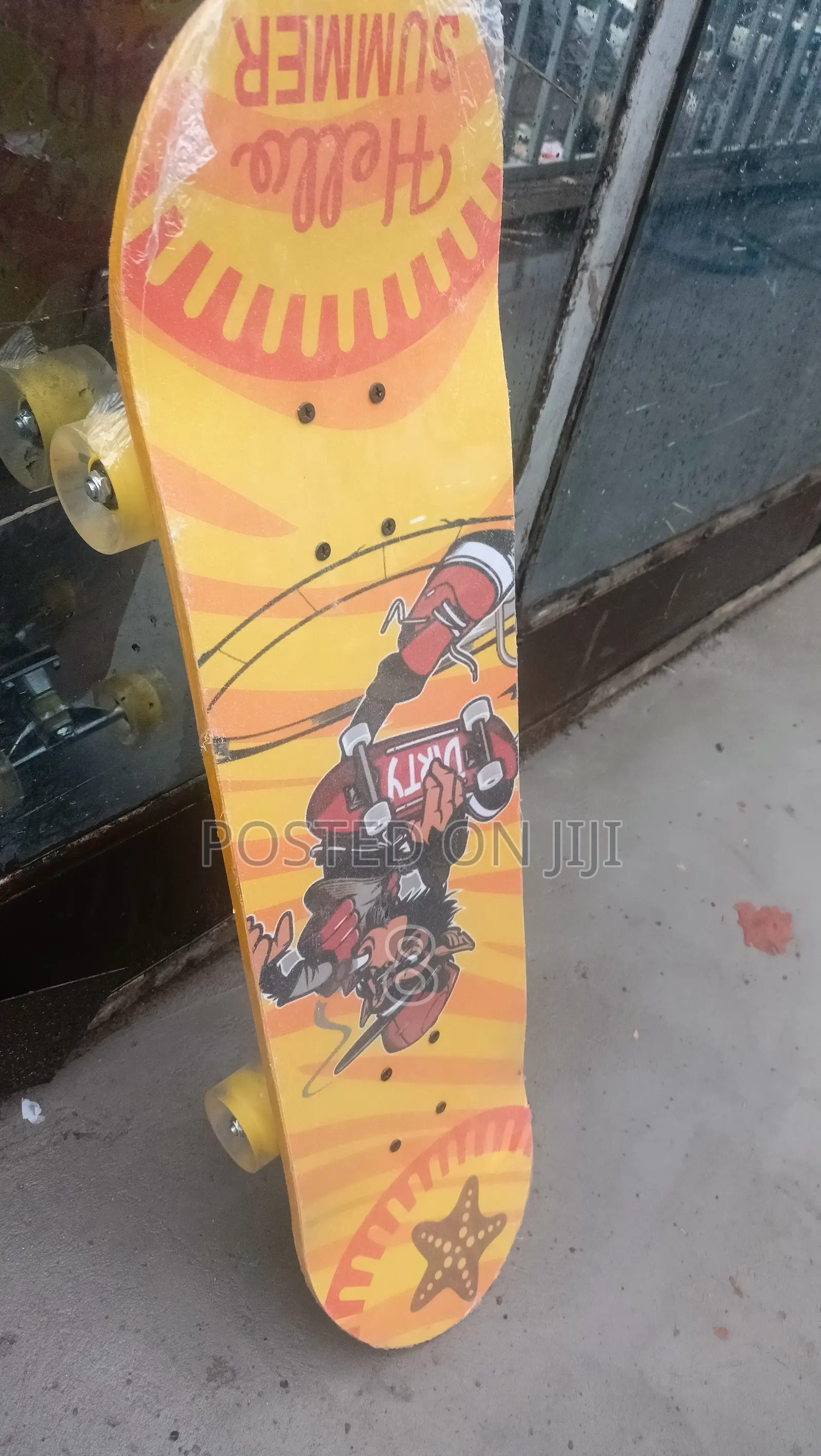 Adult Skateboard – Perfect for Beginners and Pros Alike