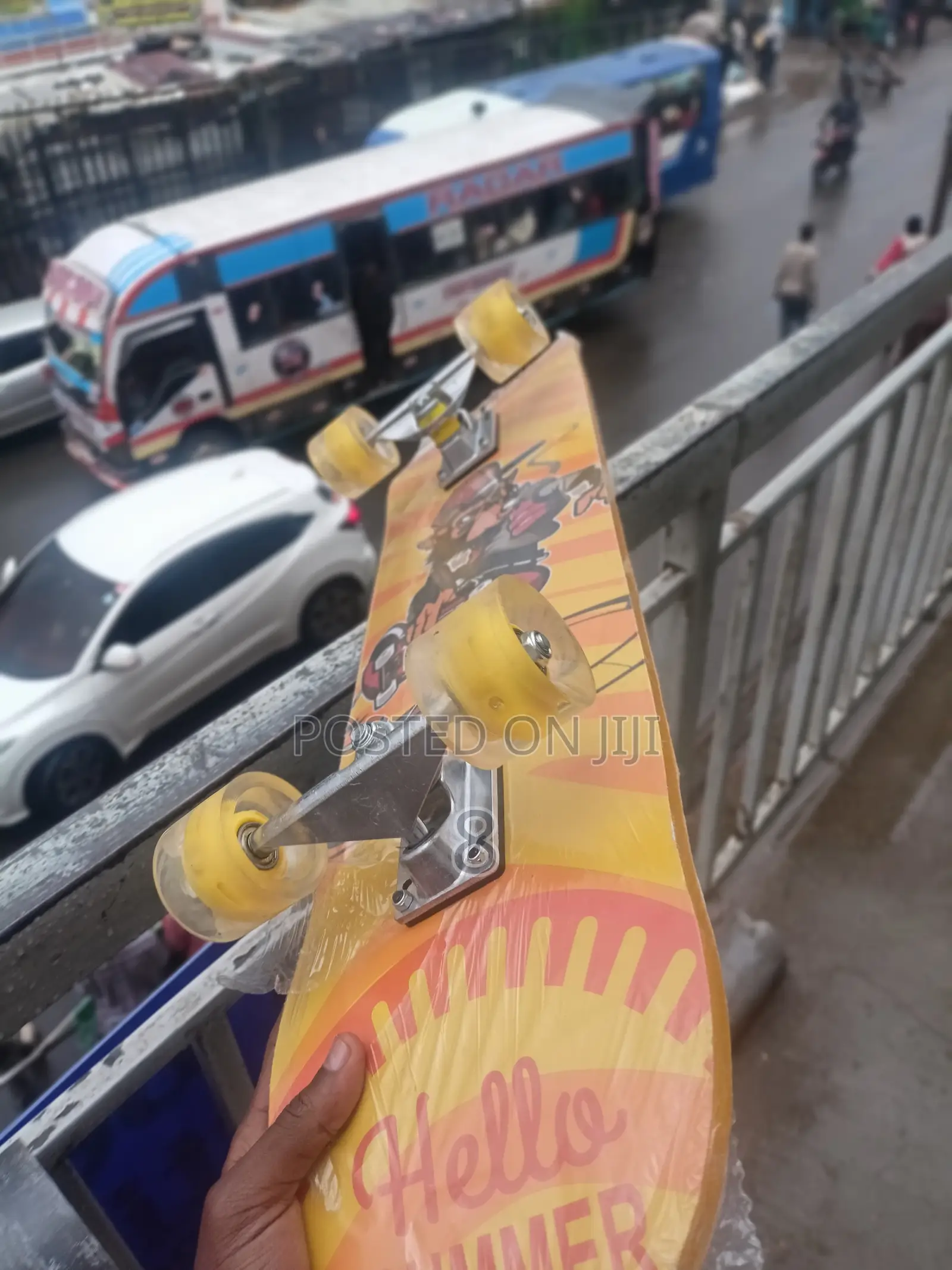 Adult Skateboard – Durable Deck and Smooth Wheels