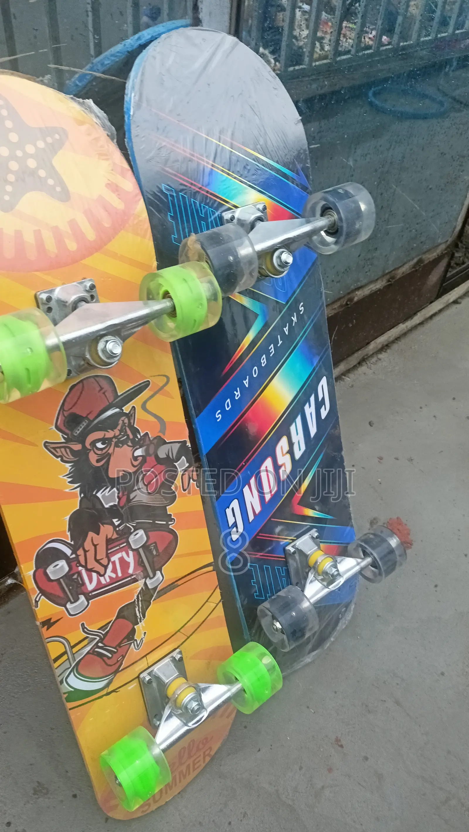Stylish and Durable Skateboard for Adults – Ready to Ride