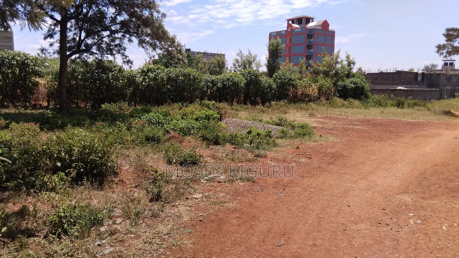 Kimbo, 40x60 Commercial Plots.