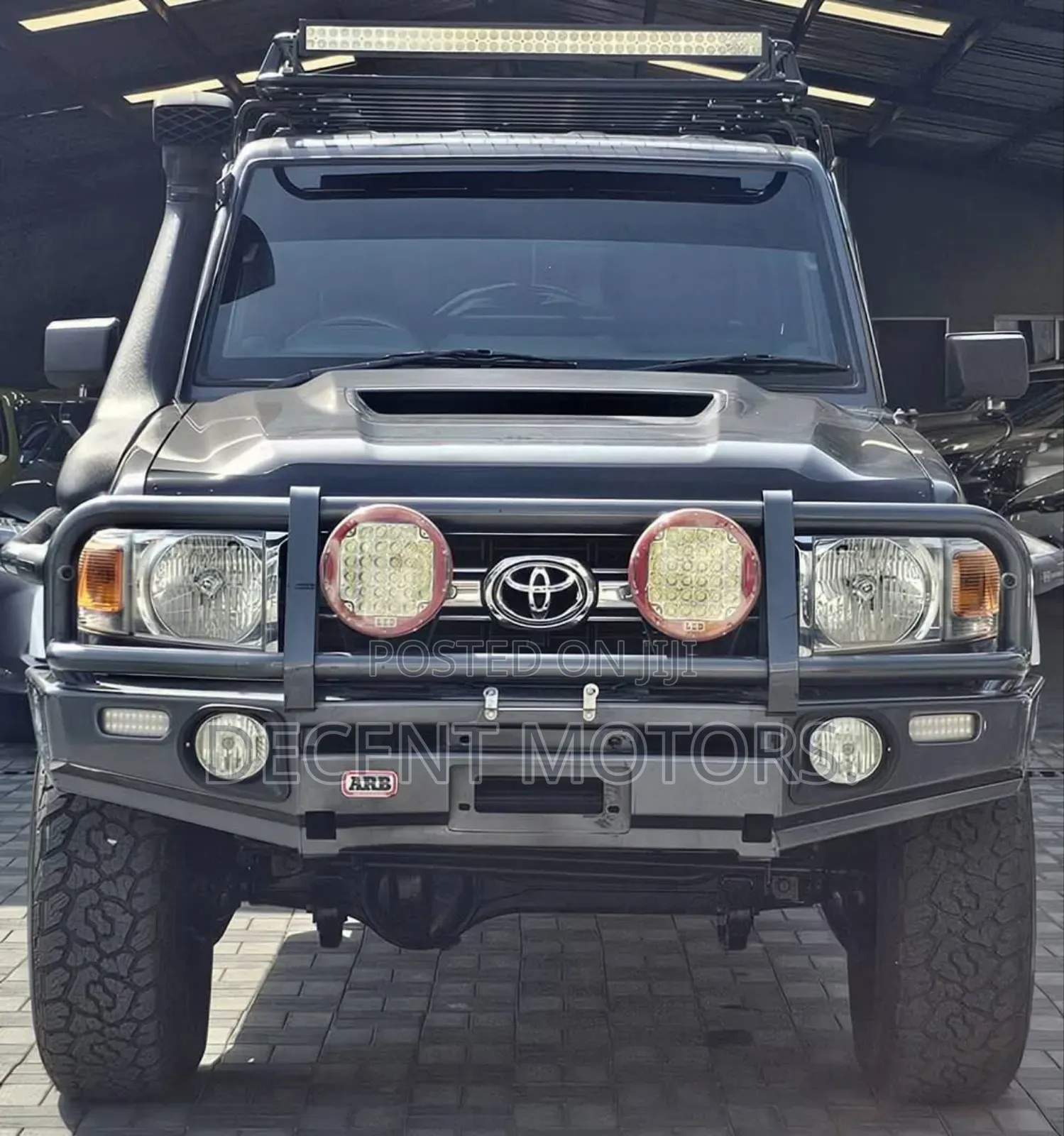 Toyota Land Cruiser 4.5 V8 GXR 2018 Gray
