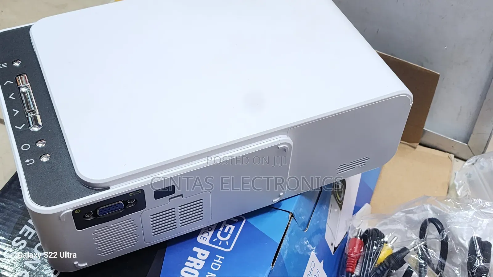 LED HD Multimedia Projector White