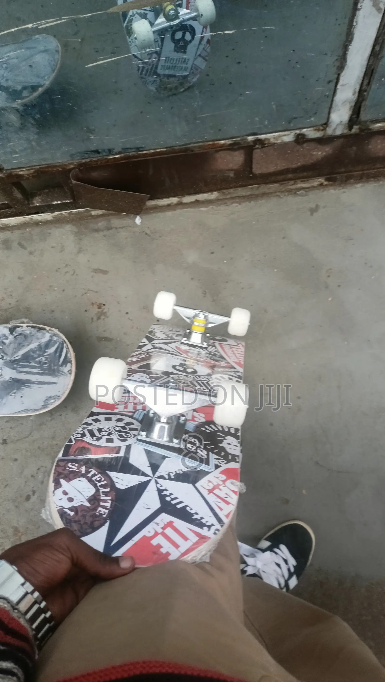 Skateboard for Adults – Strong Build, Cool Design