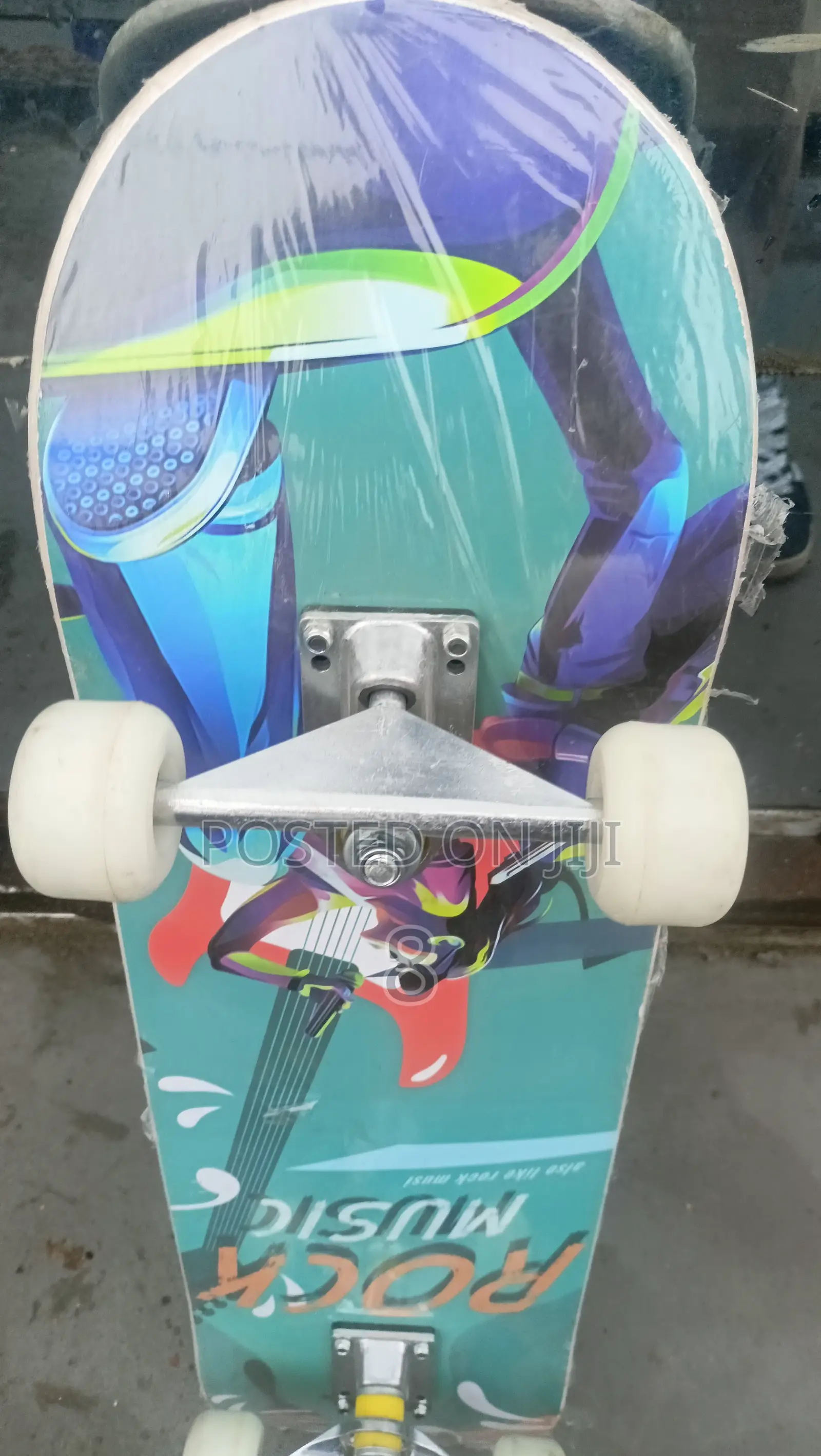 Pro-grade Adult Skateboard – Smooth, Stable, And Reliable