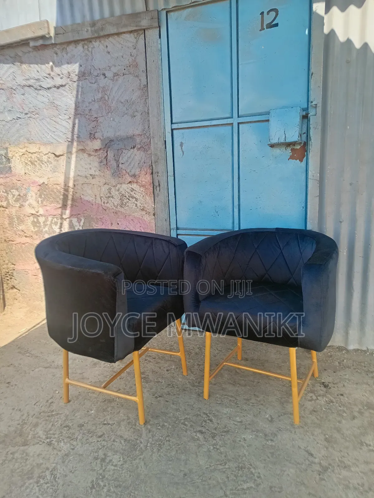 Stylish Seats, Black Velvet and Gold 