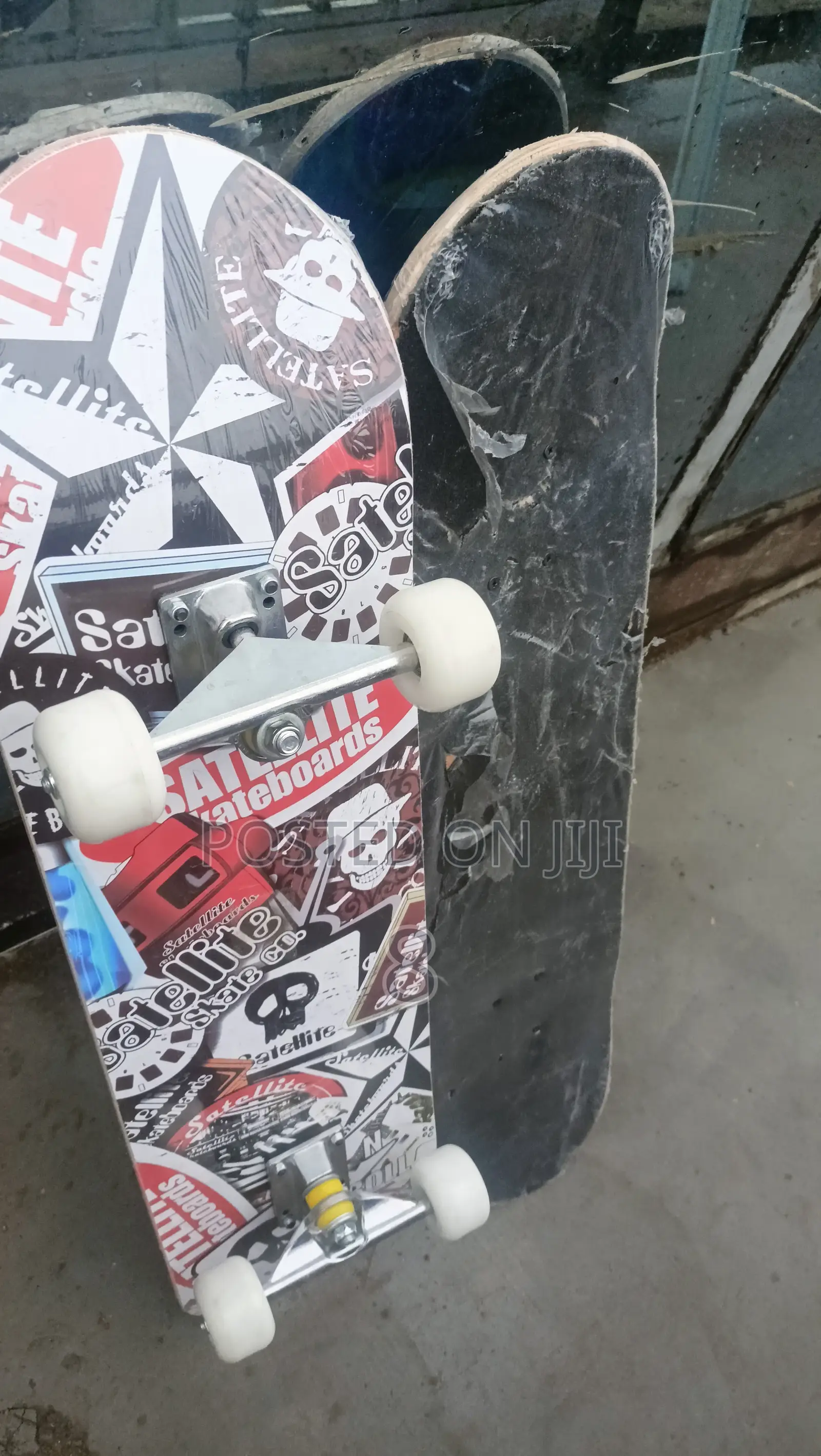 Stylish Adult Skateboard – Designed for Effortless Riding
