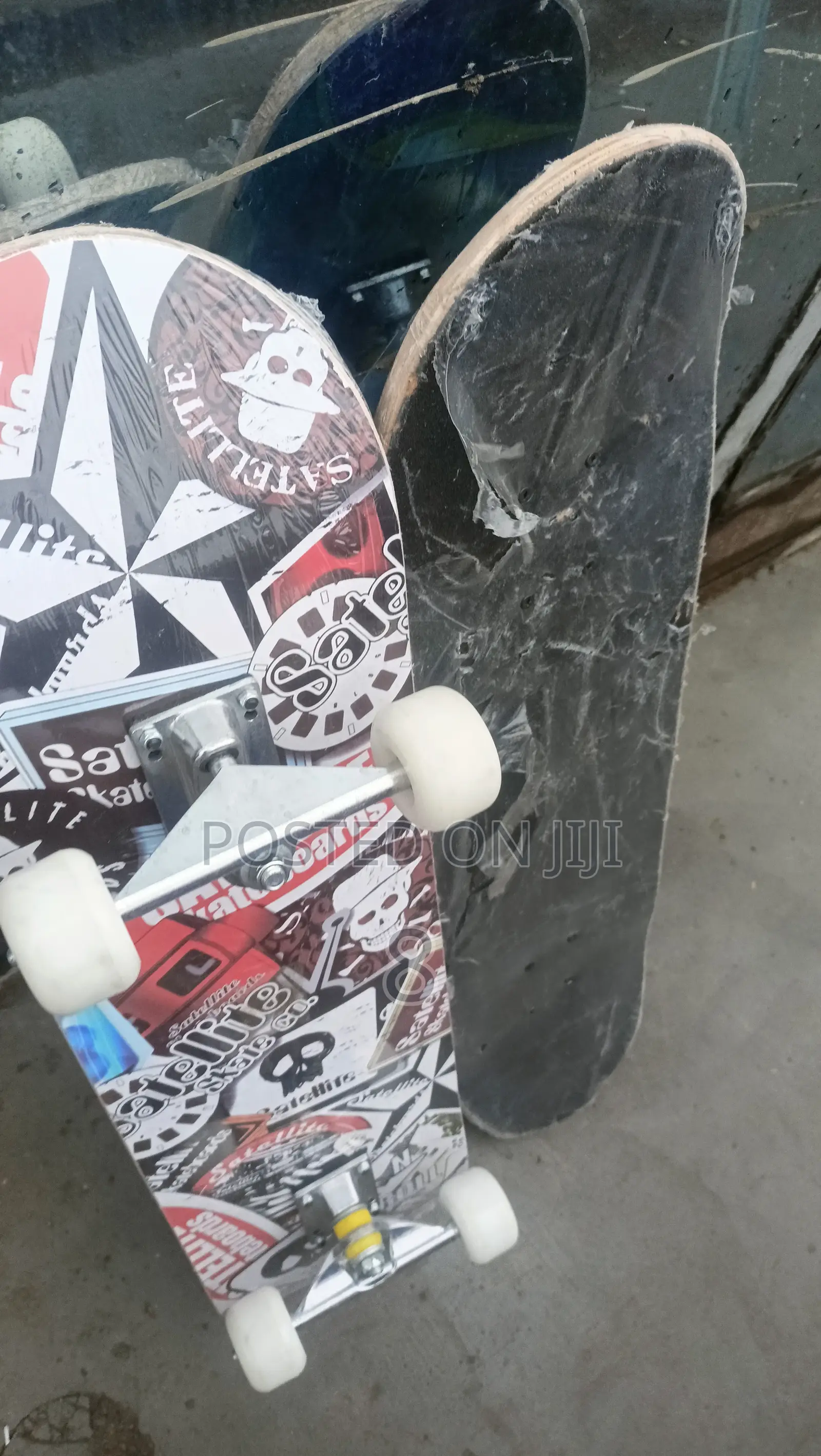 Stylish Adult Skateboard – Designed for Effortless Riding