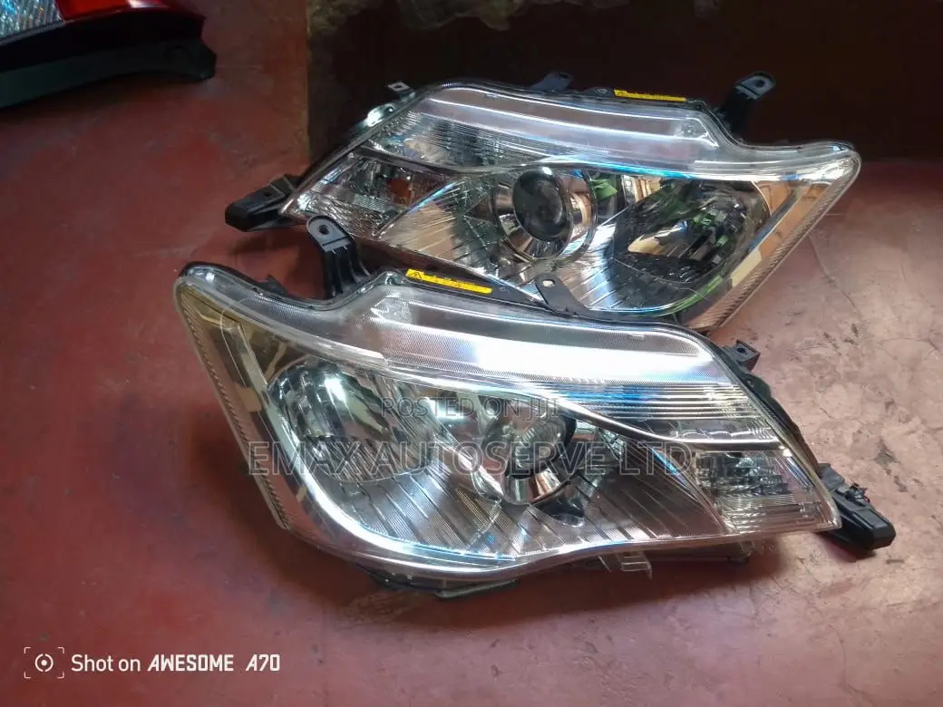Headlight Fielder 161 Xenon