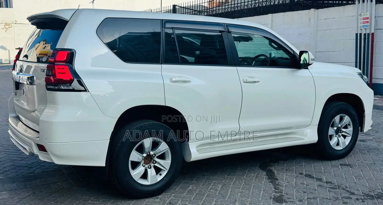Toyota Land Cruiser Prado 2018 White