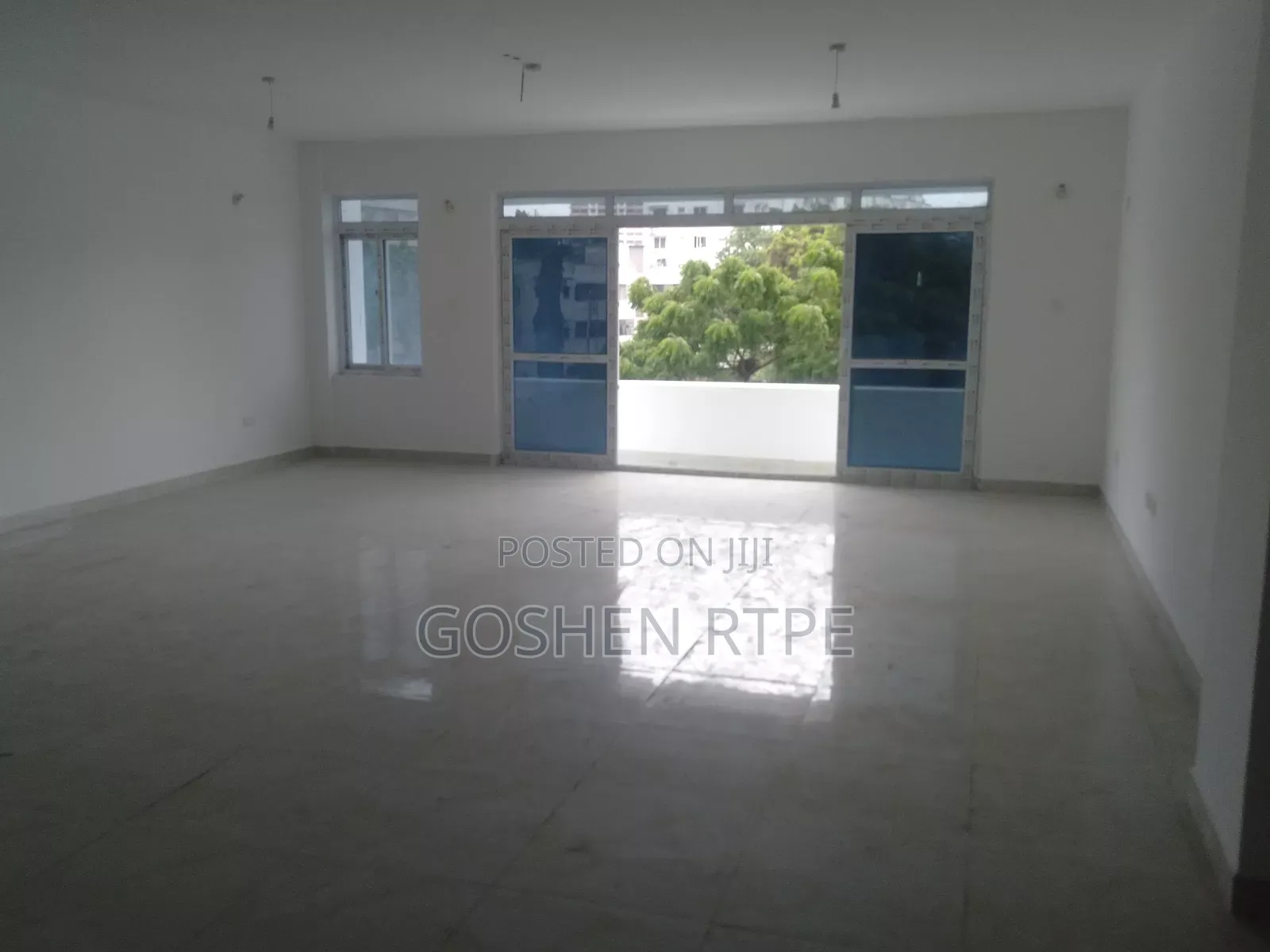 3bdrm Apartment in Kizingo for sale