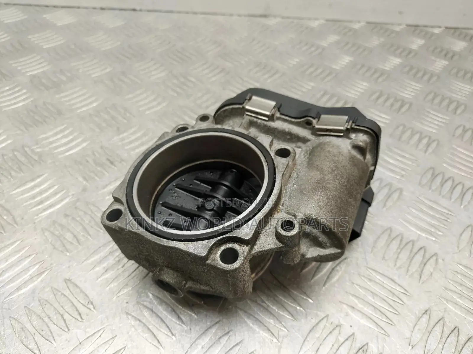 Genuine BMW E87 E90 E60 N43 Throttle Body 7561066