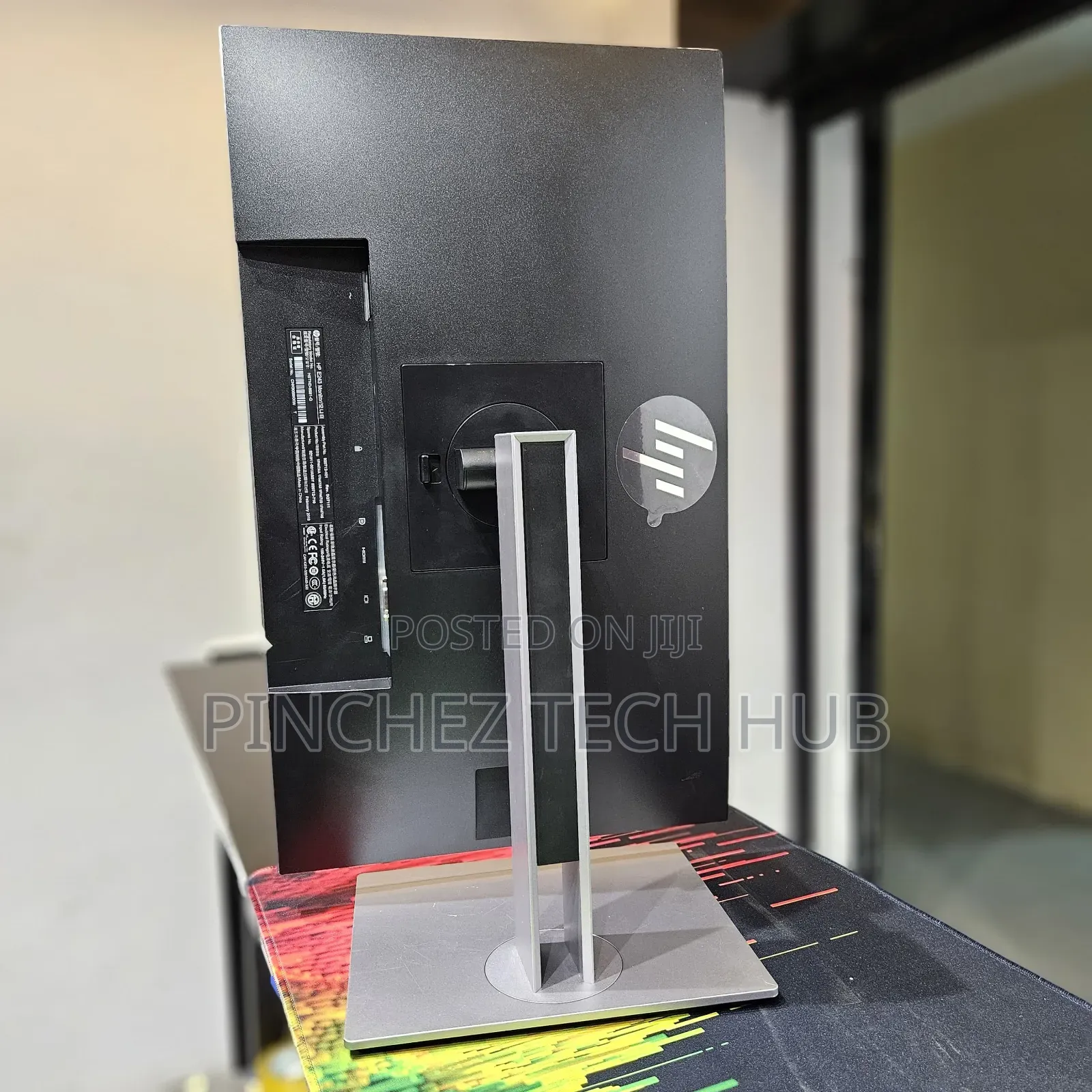 Hp E243
24 Inch Frameless 
With 
Adjustable Stand