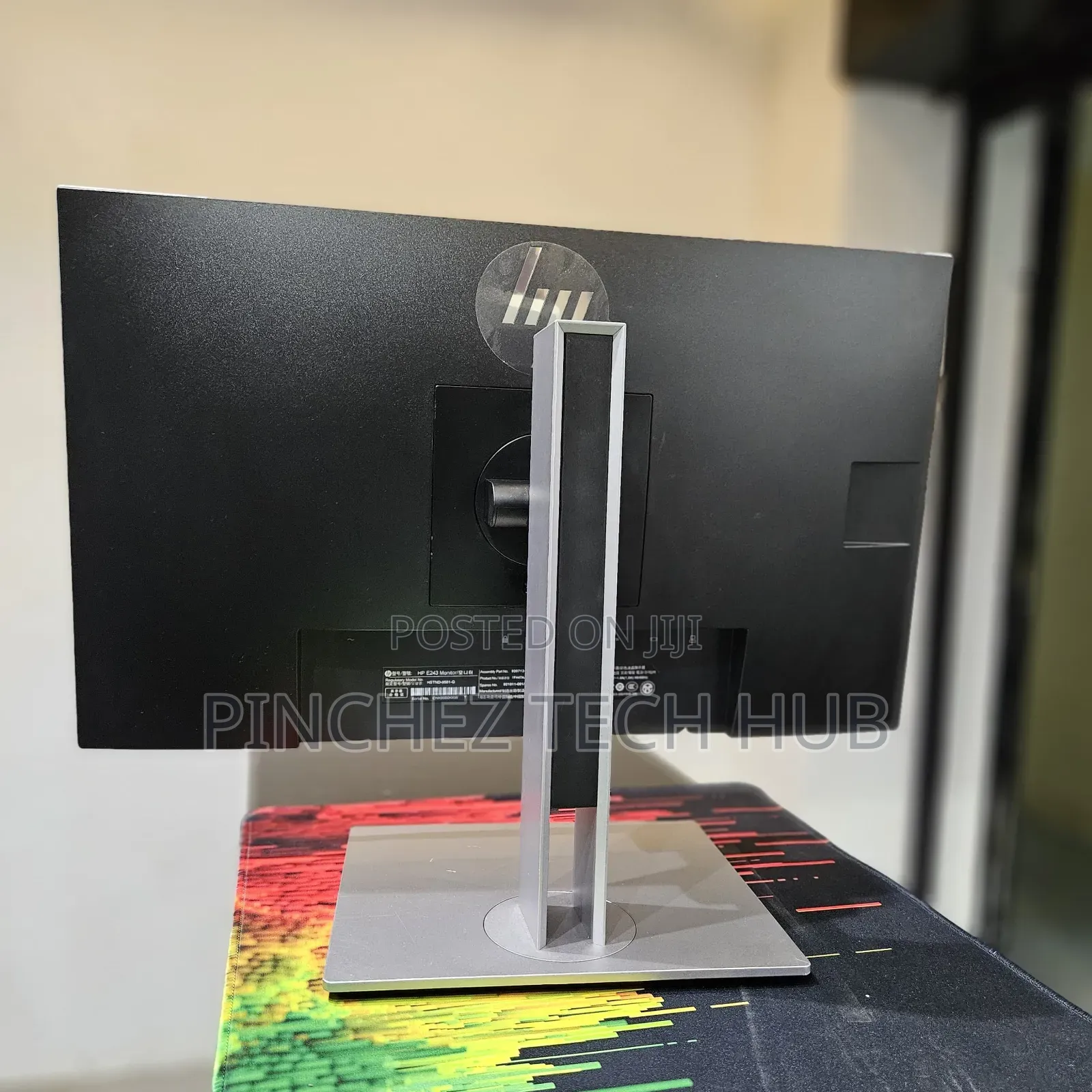 Hp E243
24 Inch Frameless 
With 
Adjustable Stand
