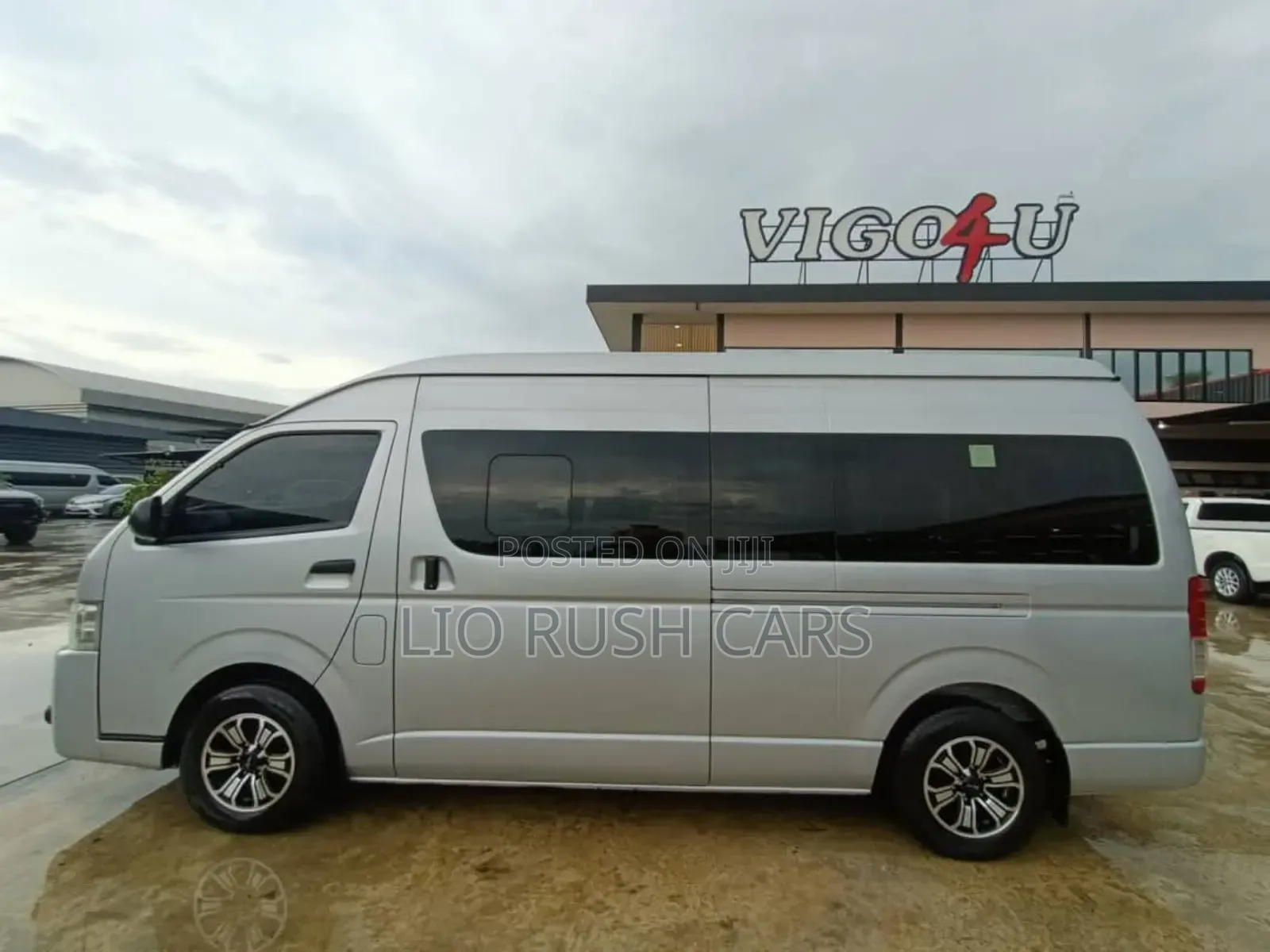 Toyota HiAce 2018 Silver