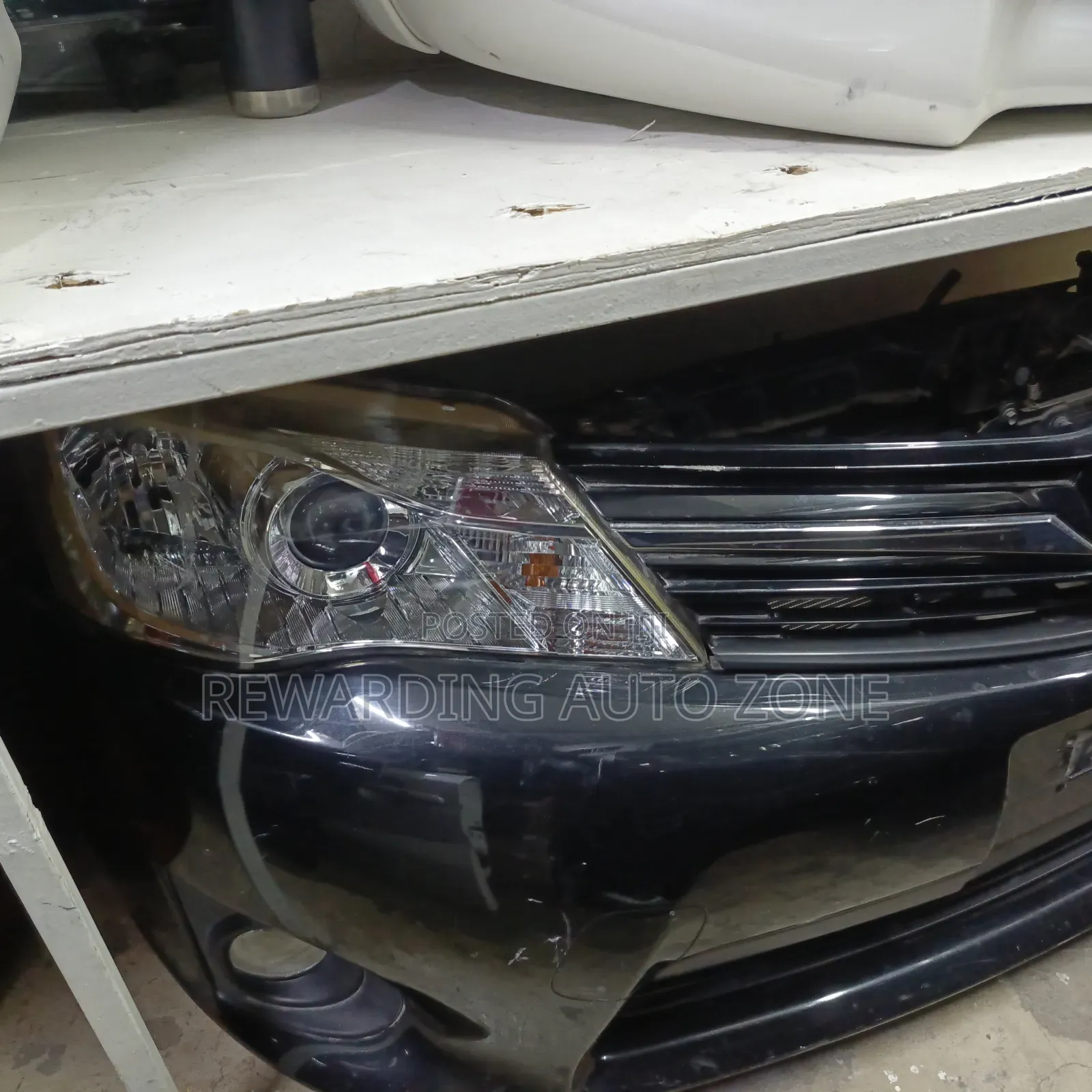 Fielder 161 Nosecut Xenon With Clear Headlights.