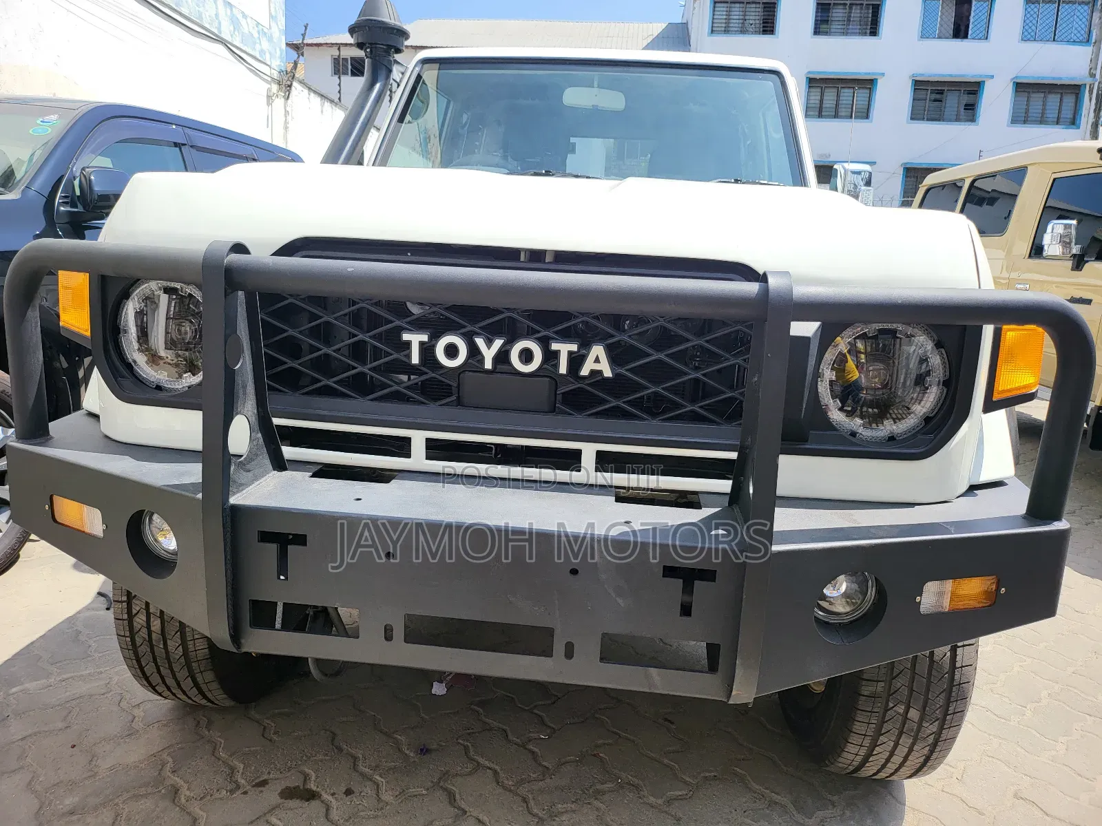 Toyota Land Cruiser 2019 White