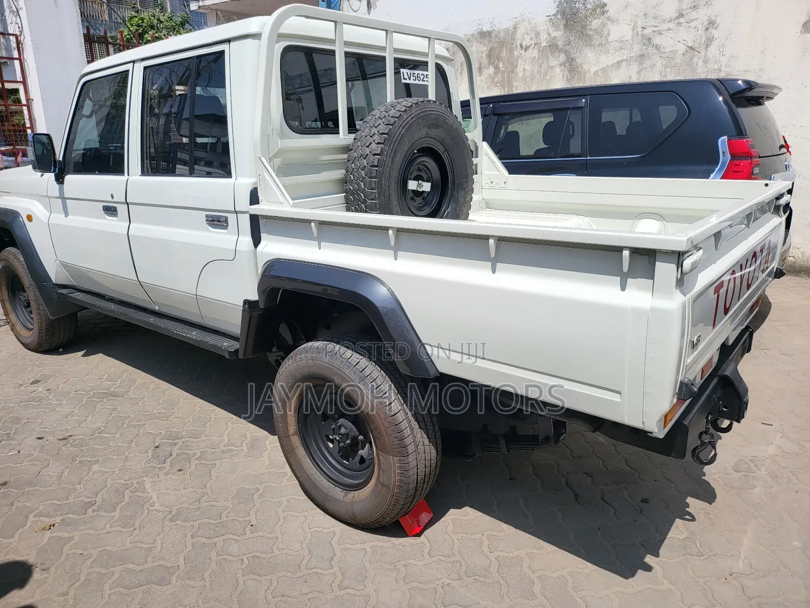 Toyota Land Cruiser 2019 White