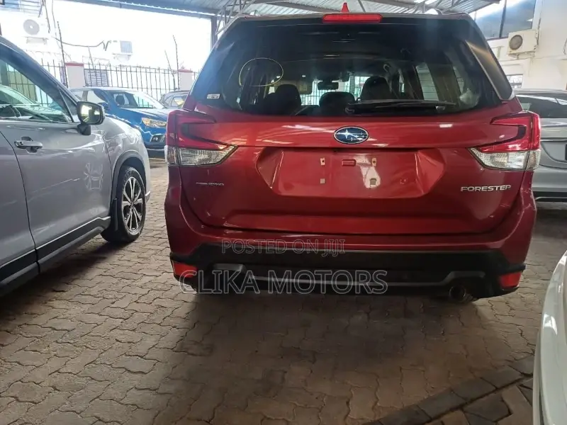 Subaru Forester Premium AWD 2019 Red