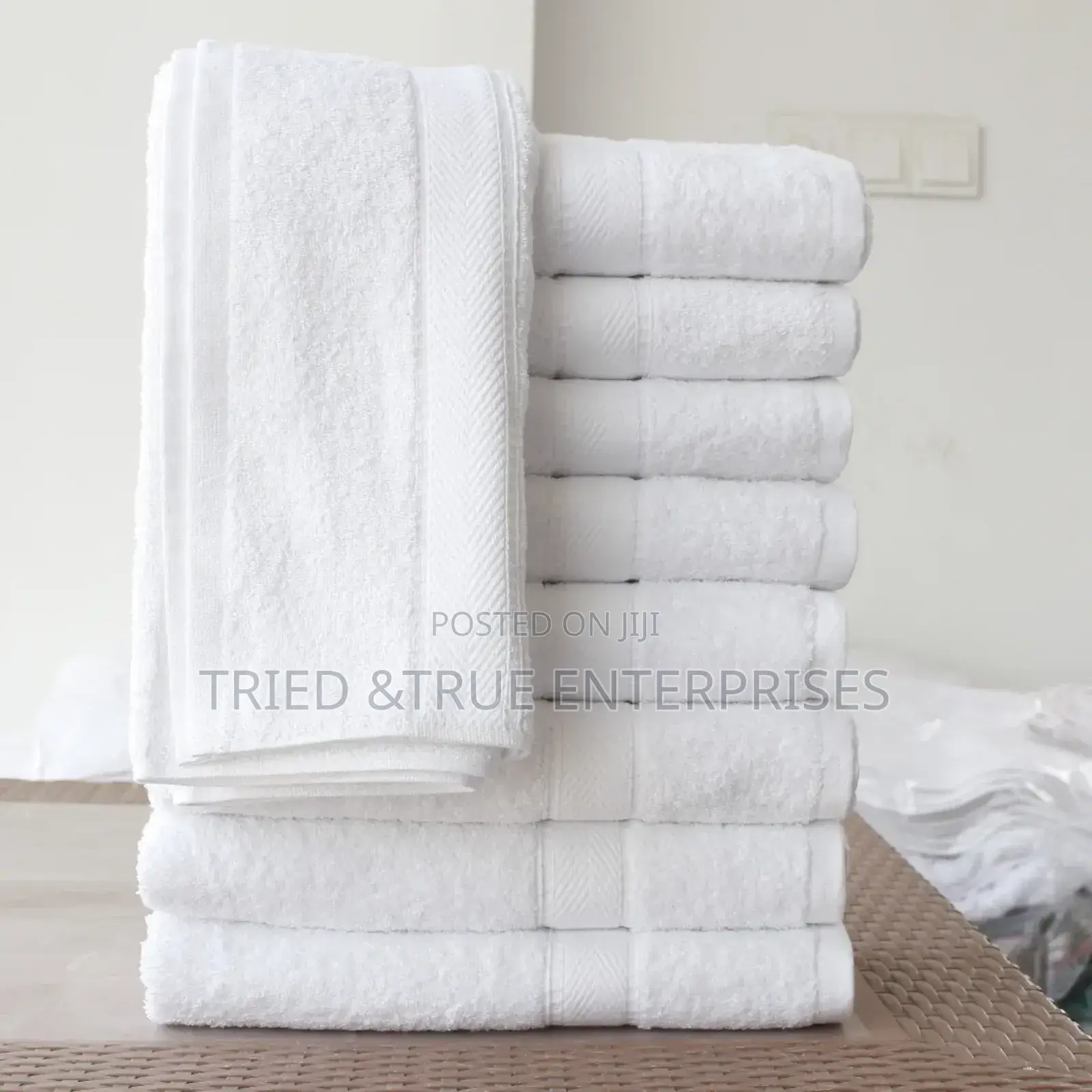 Quality Pure Cotton White Towels Size 90 by 150 Kh6tf