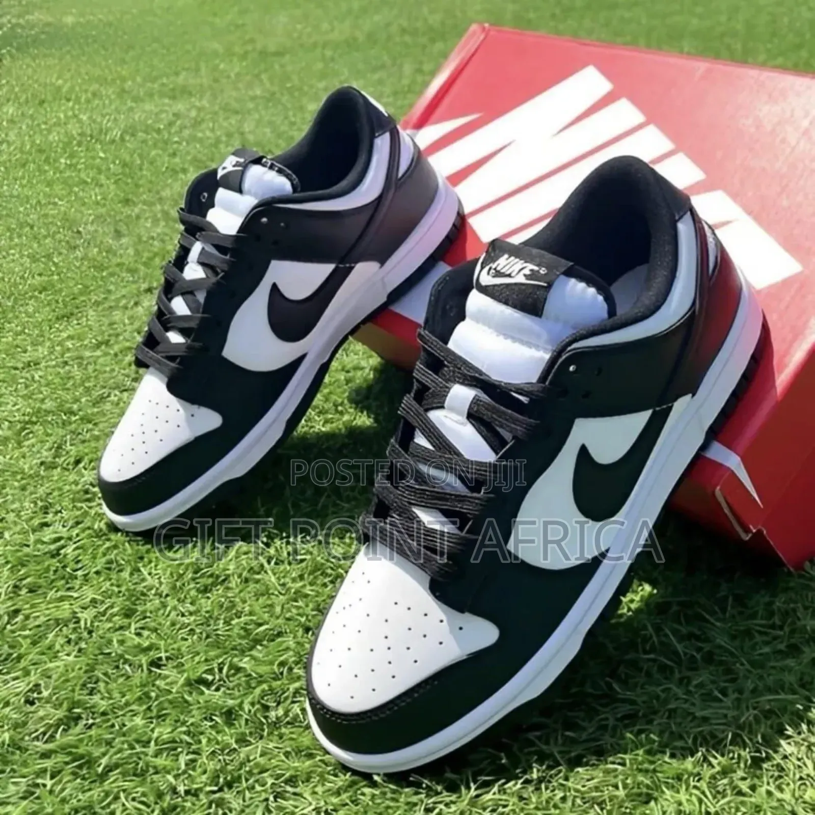 Nike SB Dunk Low Cut Black White Sneaker