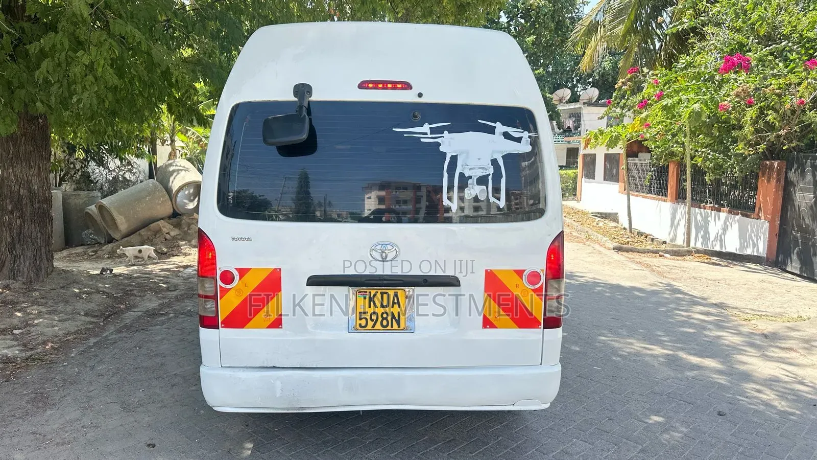 Toyota HiAce 2014 White