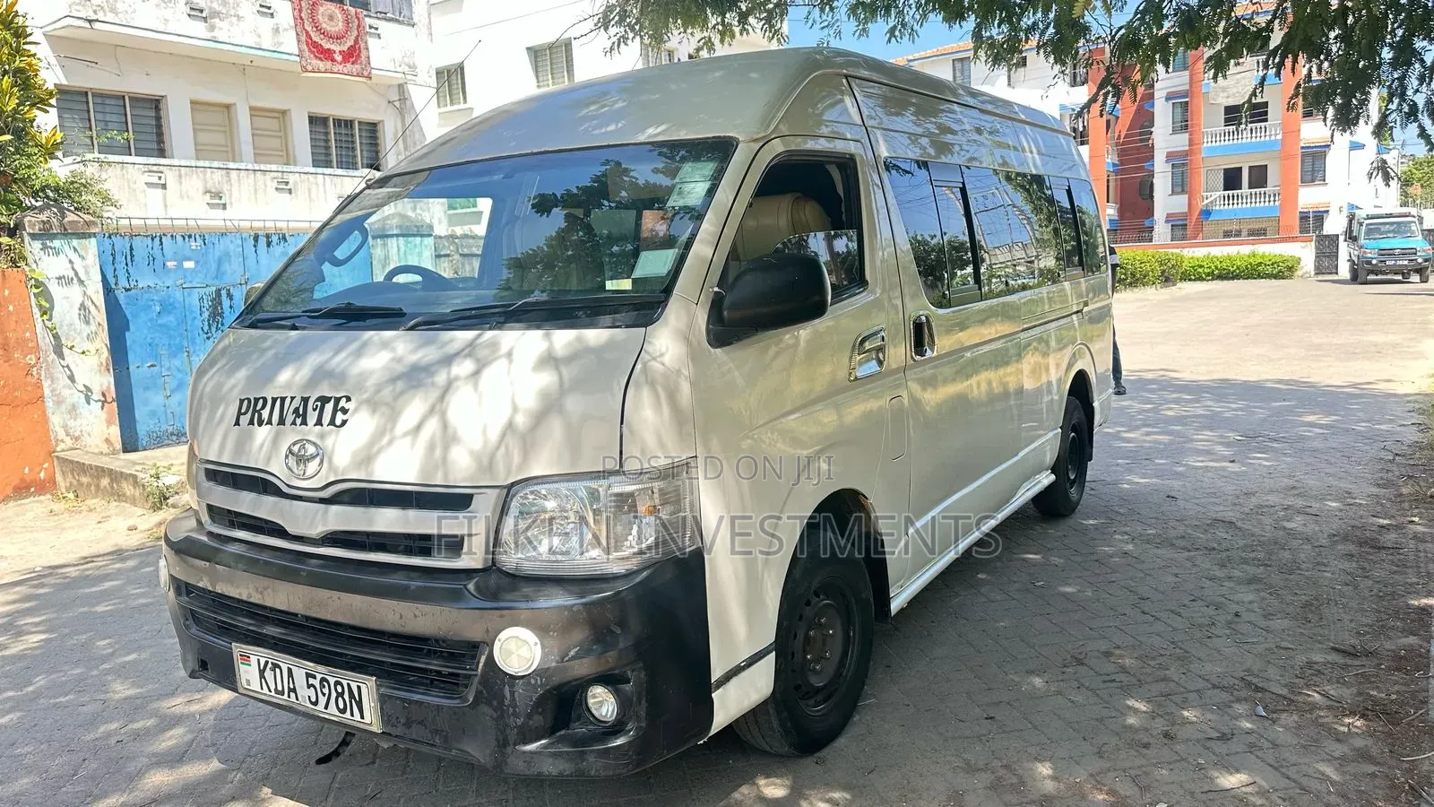 Toyota HiAce 2014 White