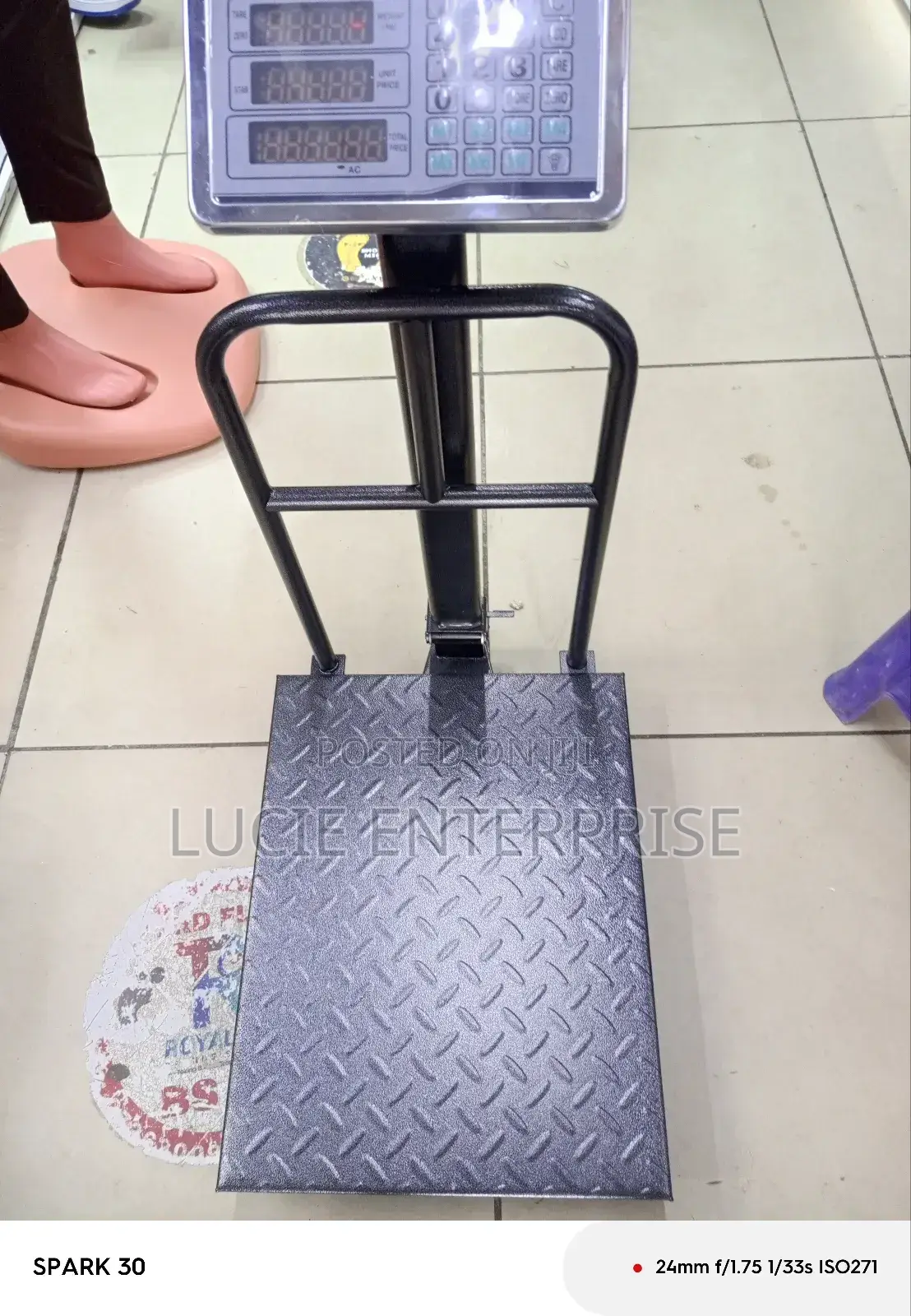 A Weighing Scale/Digital Weighing Scale 300kg
