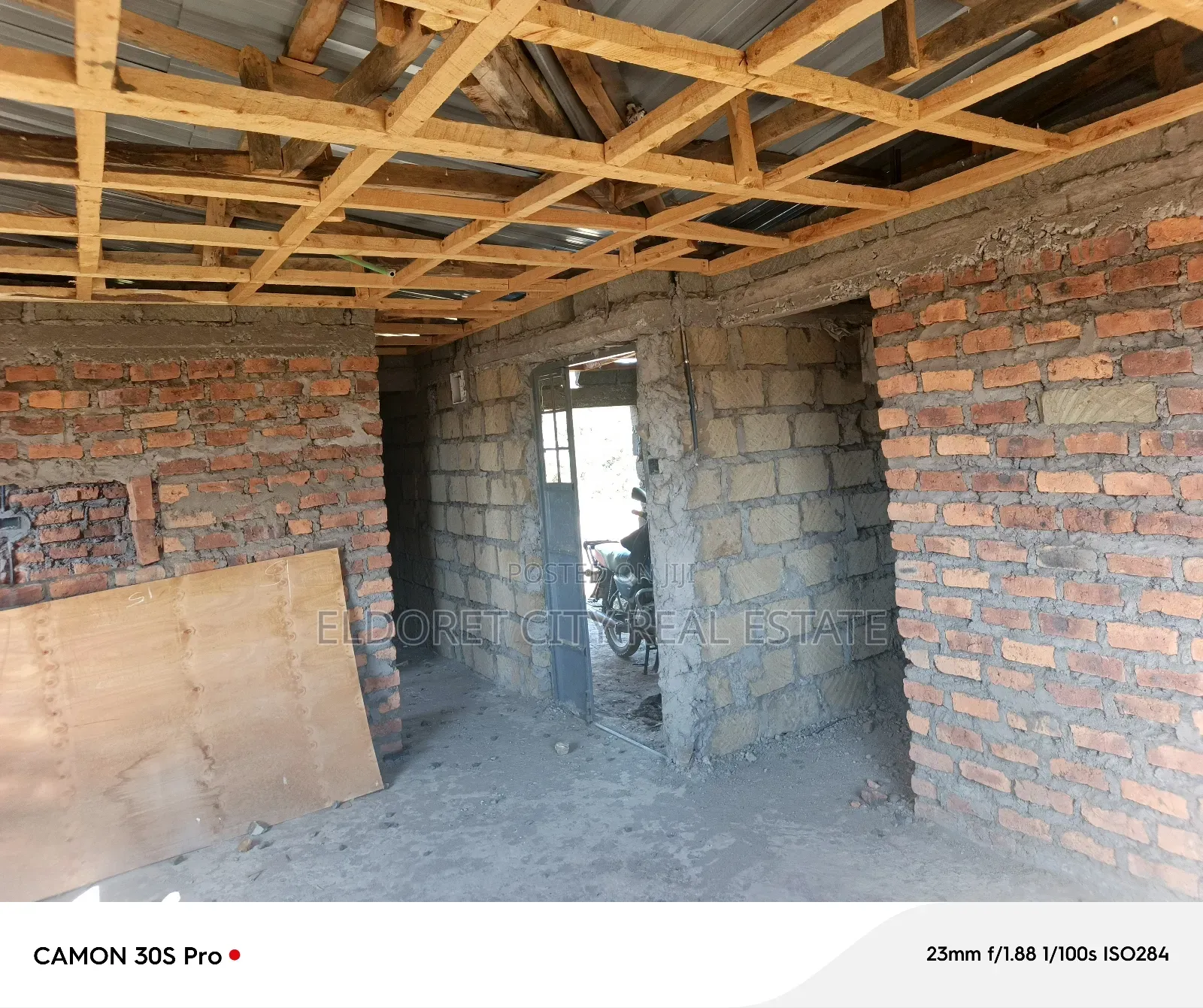 1/2 Acre Chuiyat Plateau Road With House
