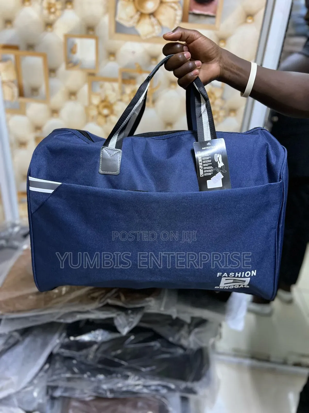 Quality.Fashion Travelling -=Bags at 1400