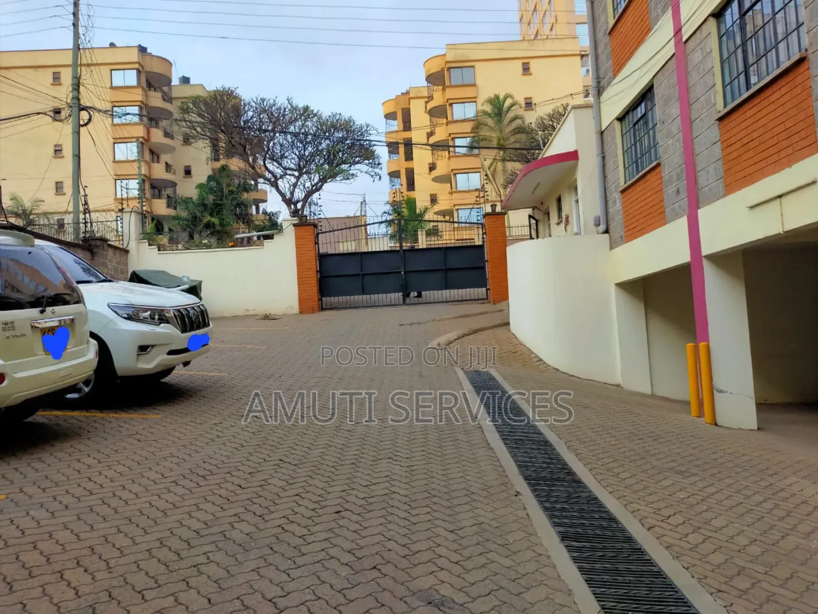 3bdrm Apartment in Batubatu Road, Parklands/Highridge for sale
