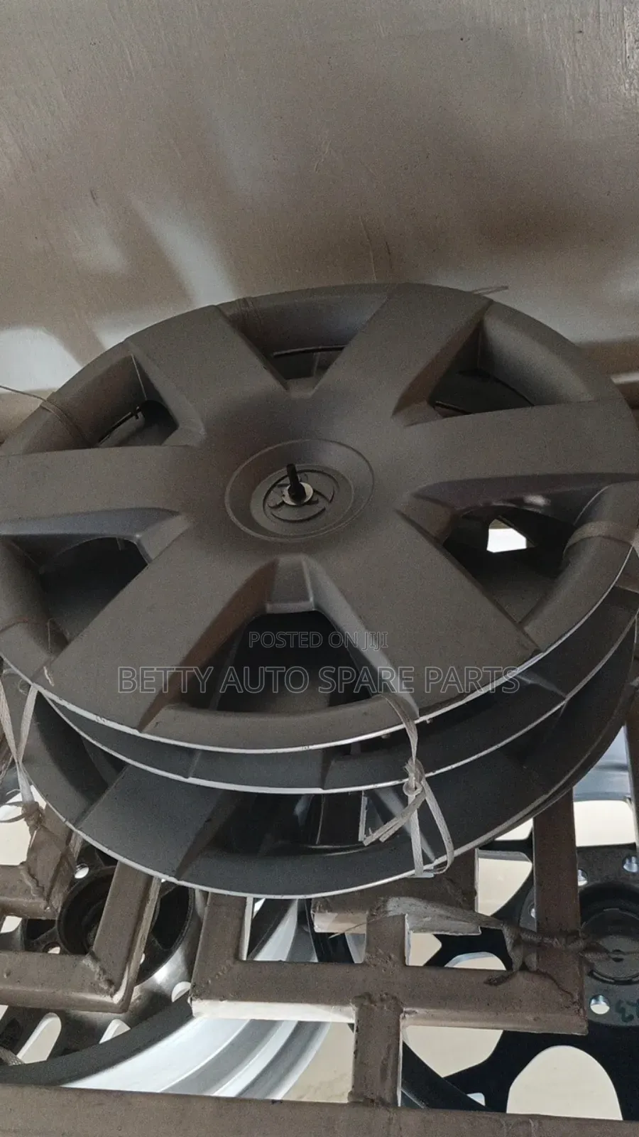 Toyota Hiace 7 L Wheel Cap