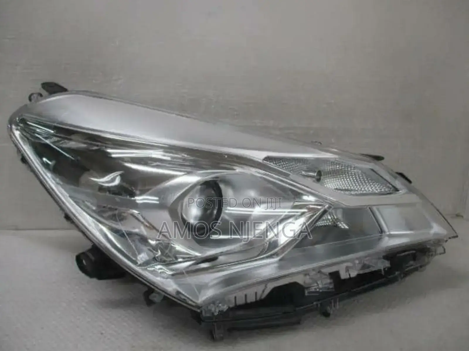 Vitz Jewella 2017 Headlight