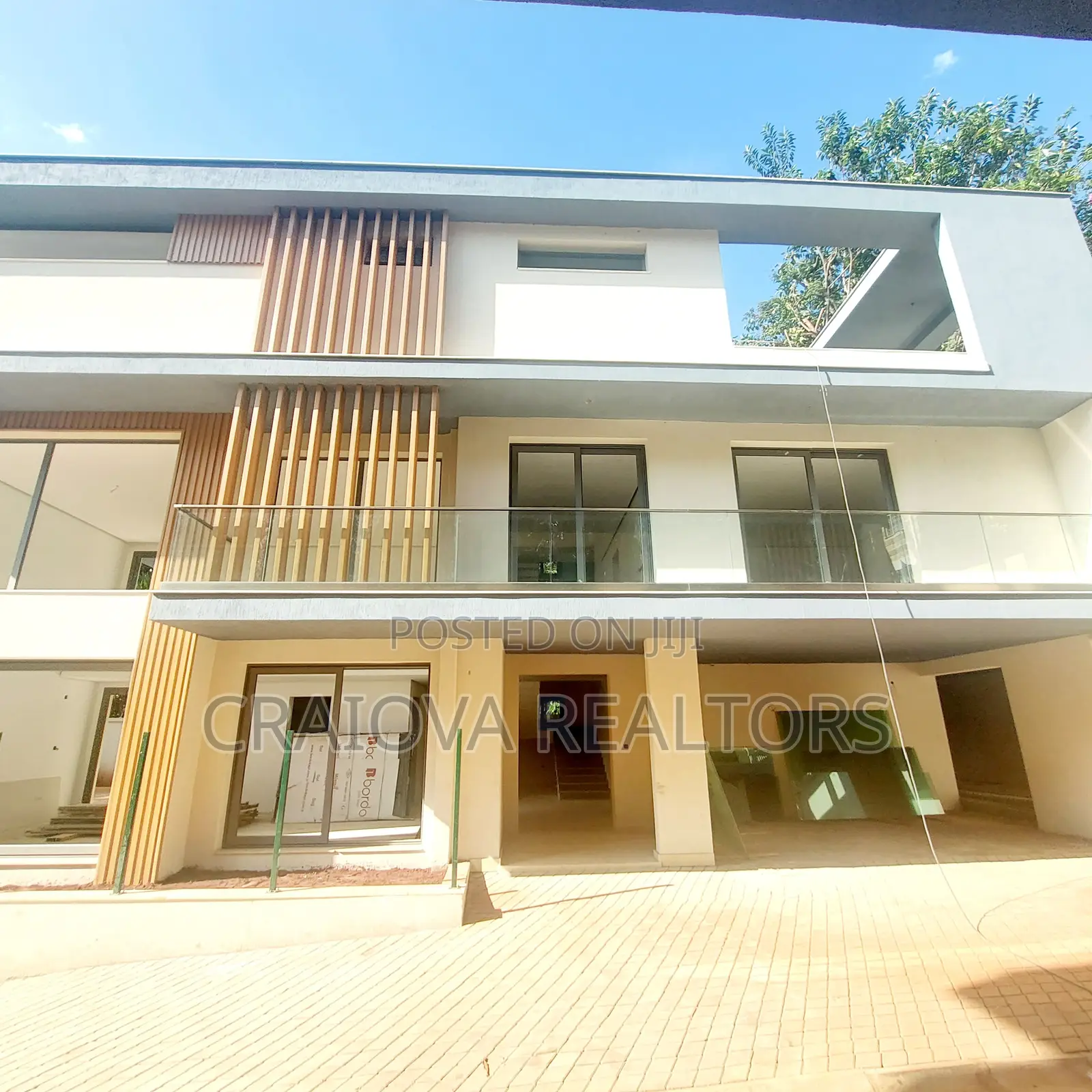 5bdrm Villa in Lavington for sale