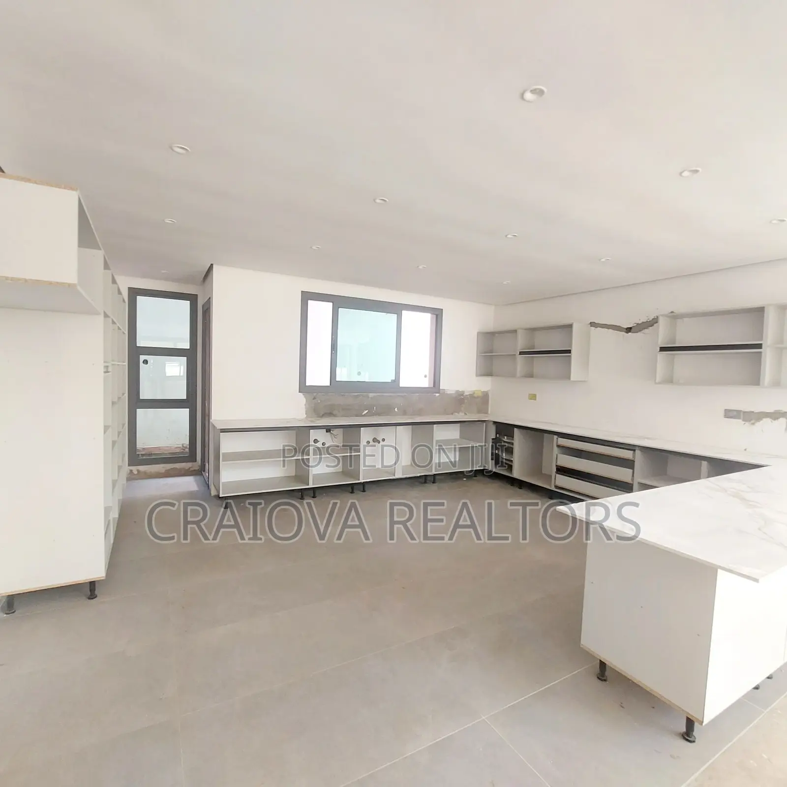 5bdrm Villa in Lavington for sale