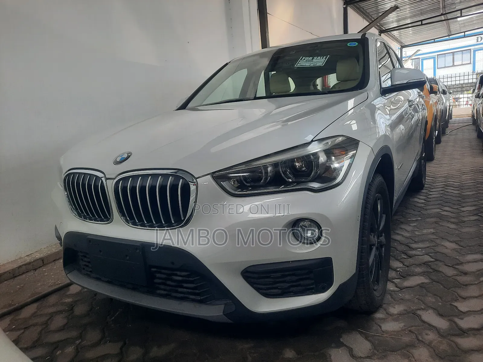 BMW X1 sDrive28i FWD 2018 White