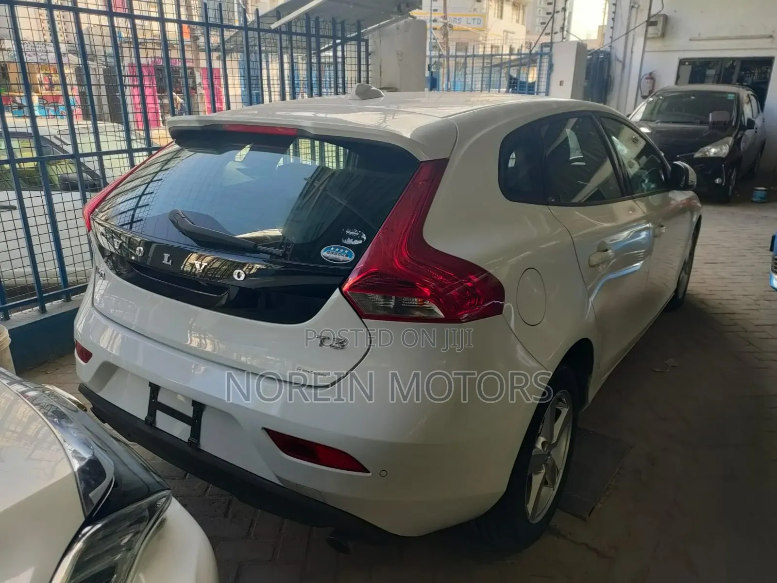 Volvo V40 2017 White