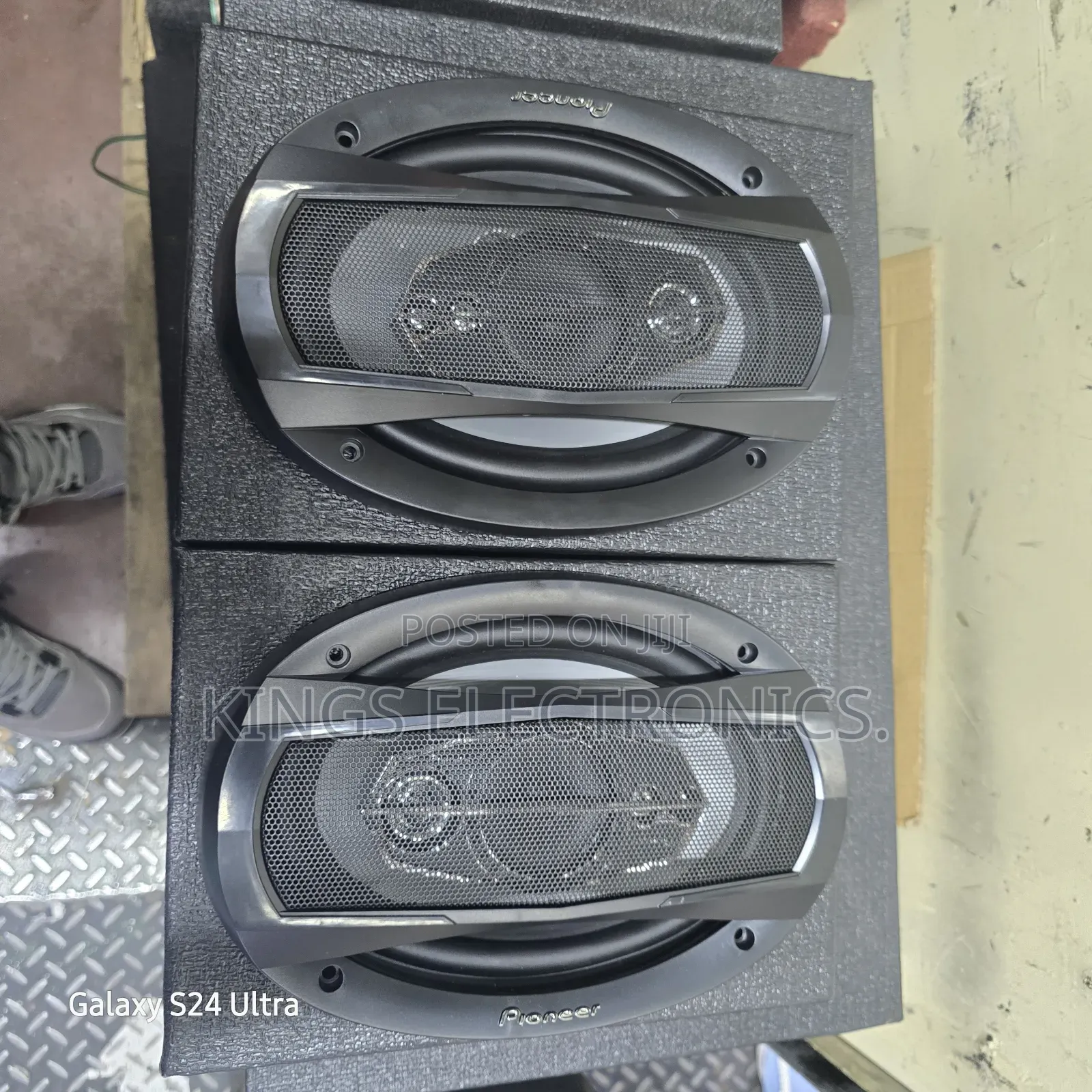 Pioneer 1200watts Midranges