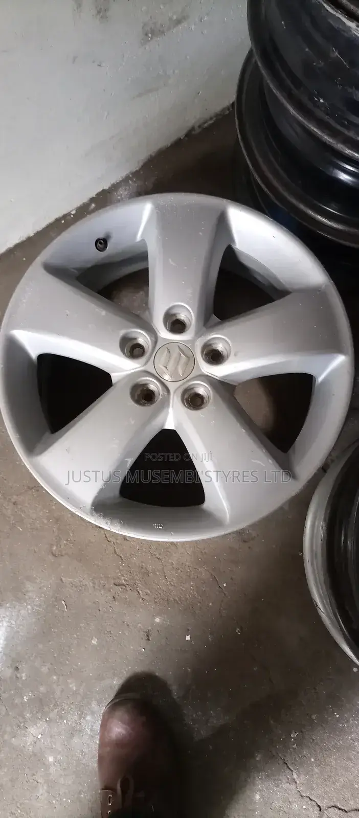 Suzuki Escudo Sports Rims Size 17