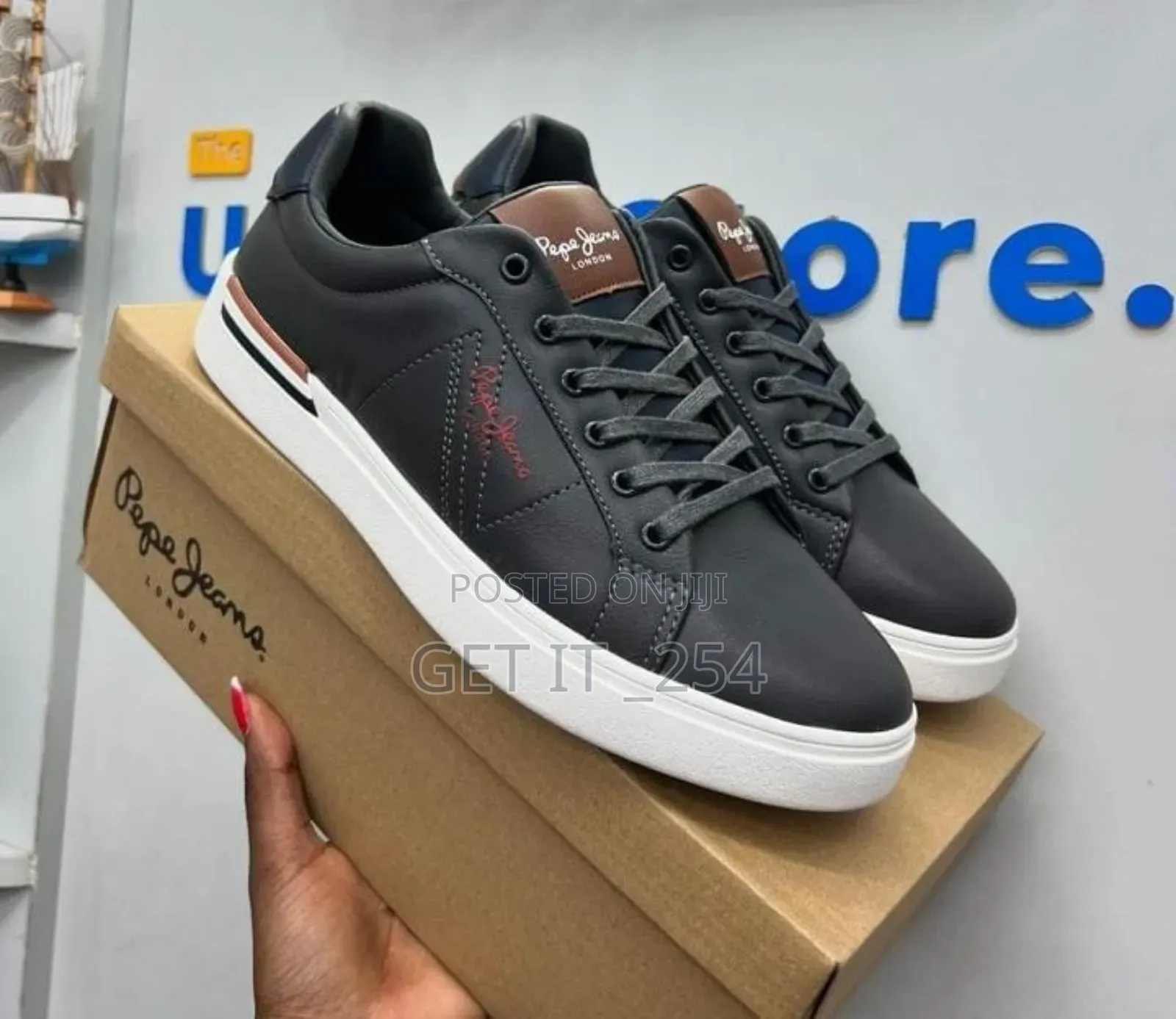 Pepe Jeans
Size 40__45