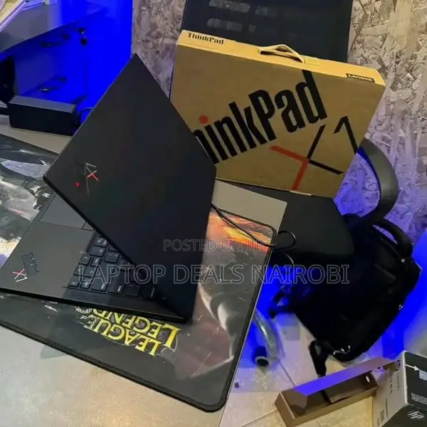 Laptop Lenovo ThinkPad X1 Yoga Gen 8 16GB Intel Core I7 SSD 512GB