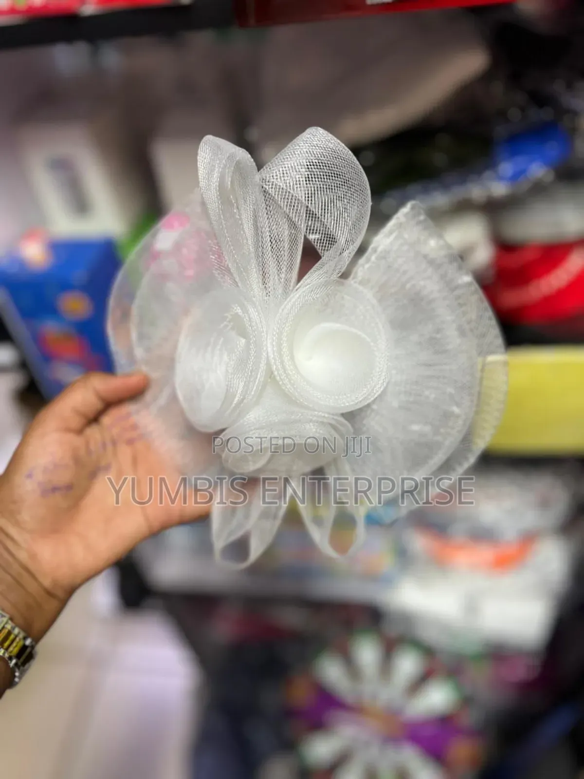 White Fascinators Kes 600