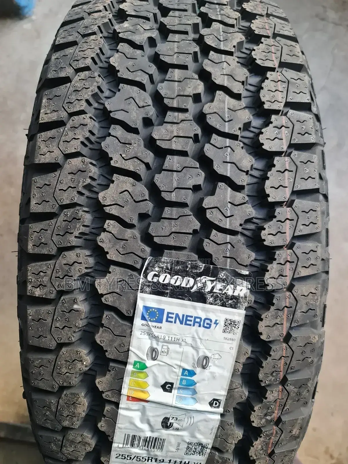 255/55 R19 Goodyear Tyres. (Germany)