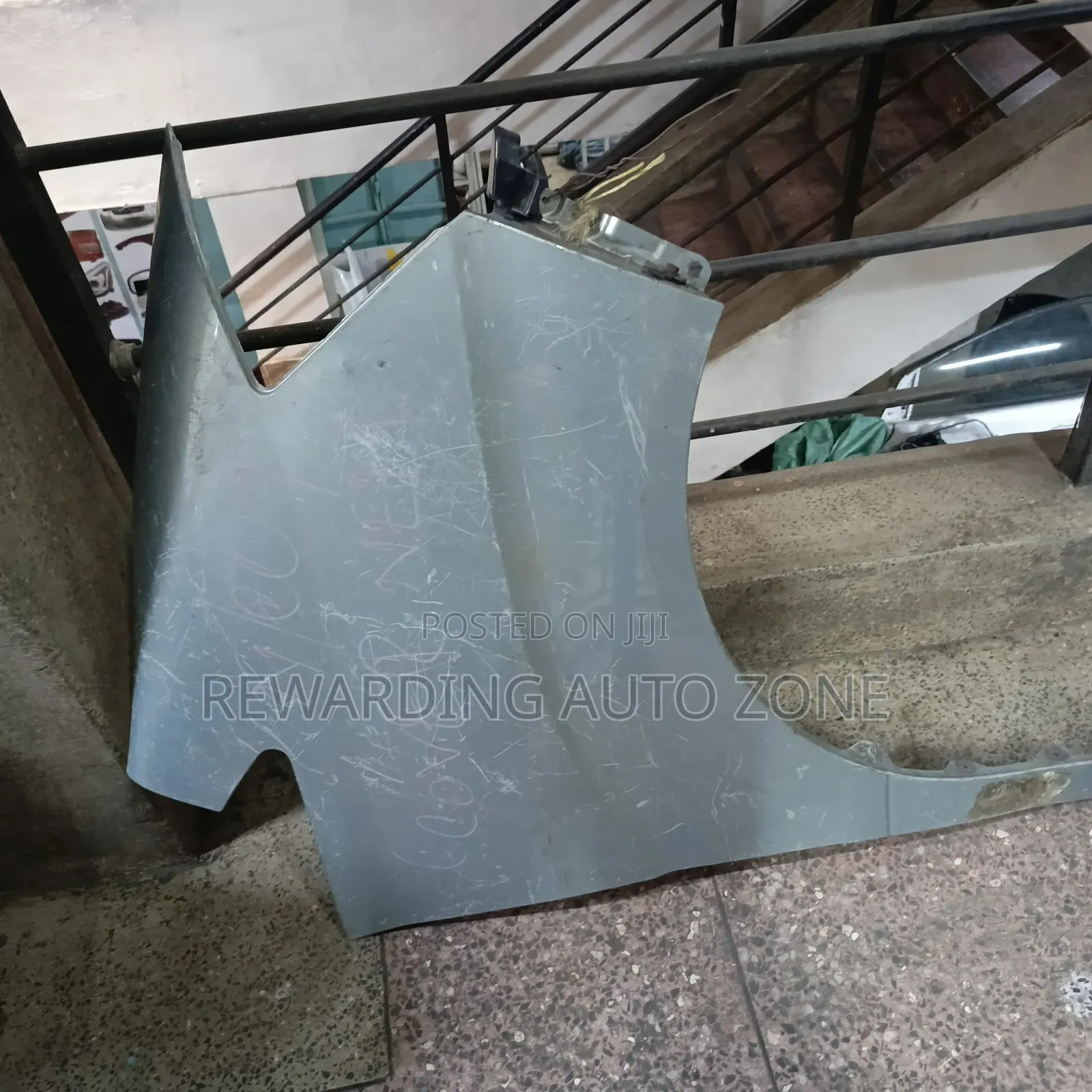 Toyota Alphard Wing/Fender RHS