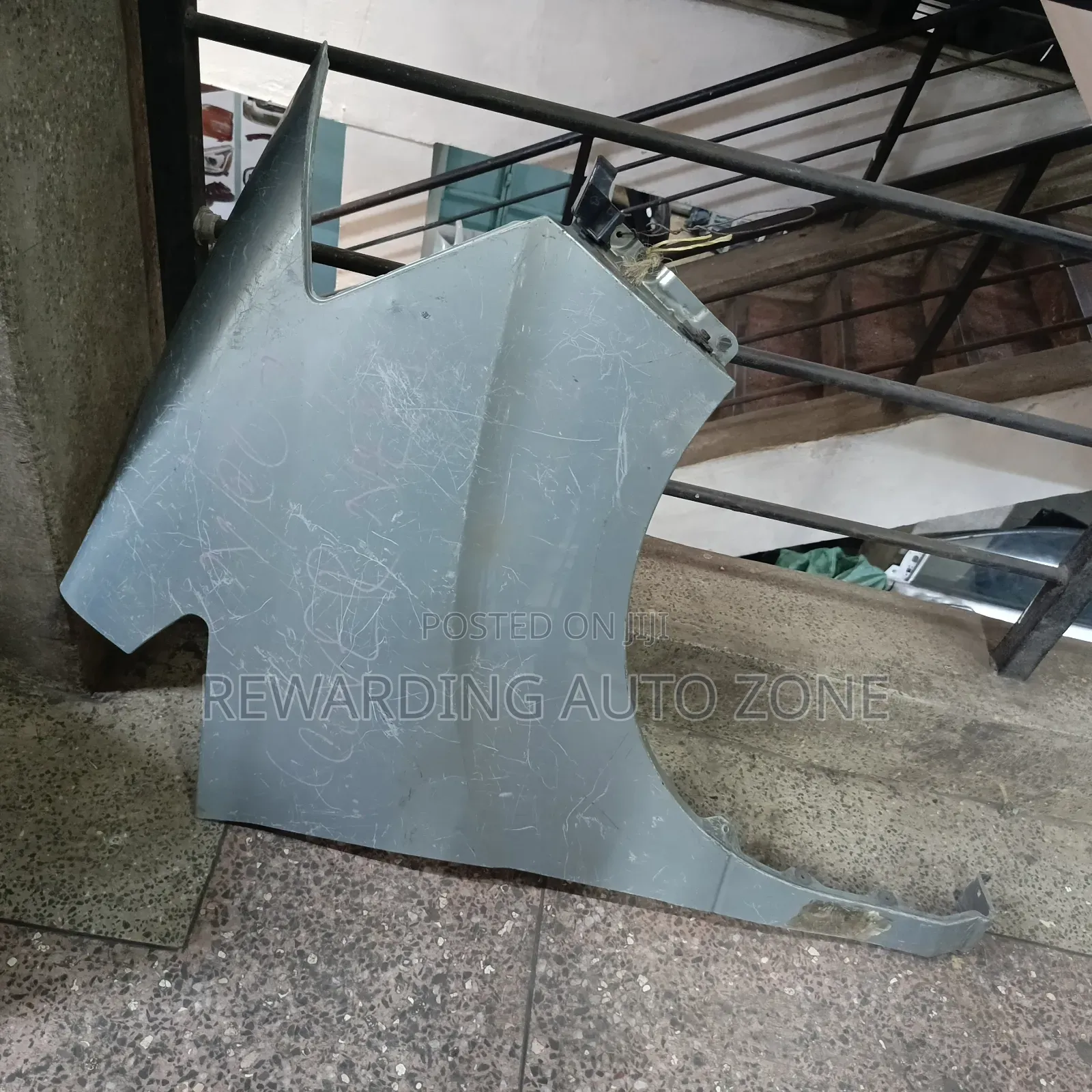 Toyota Alphard Wing/Fender RHS