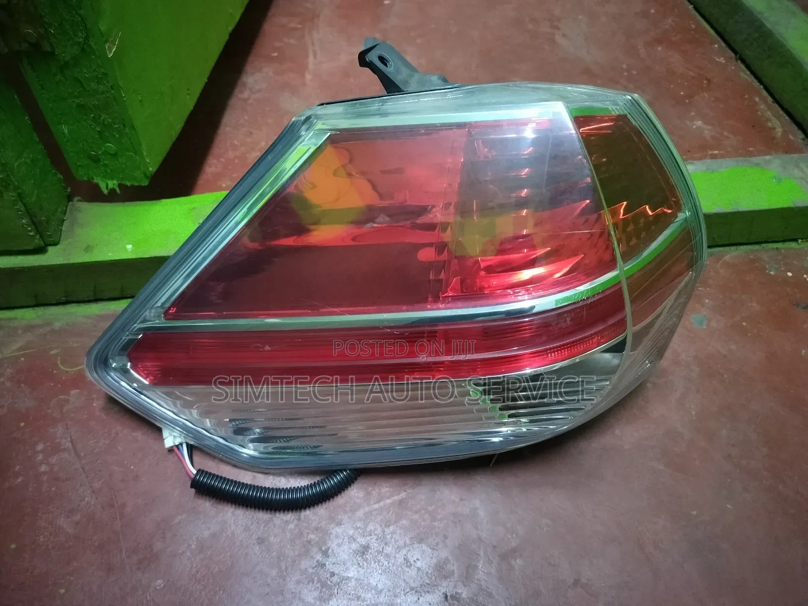 Nissan X-Trail Taillight Left T32 Nt32 Koito 220-17939