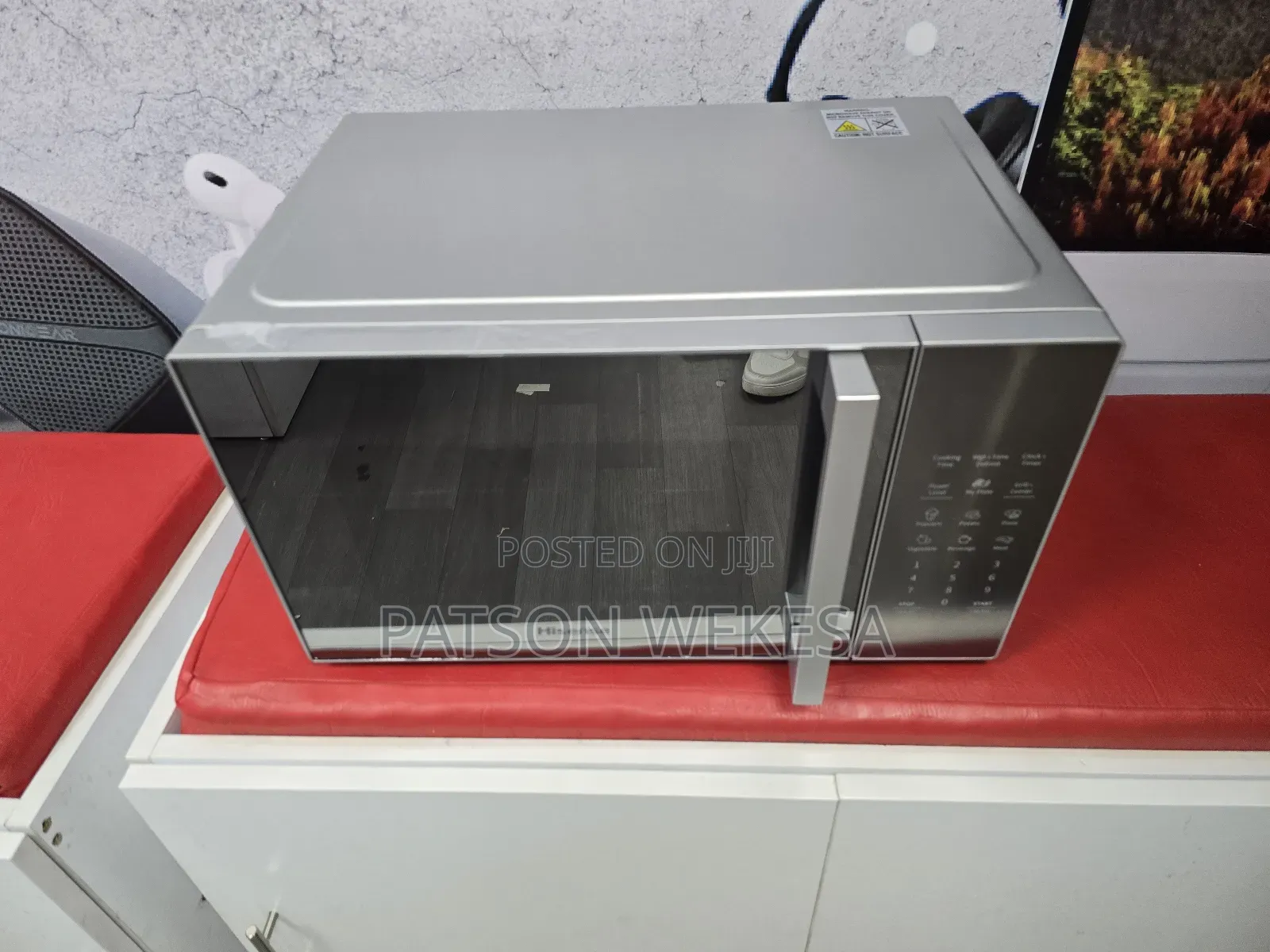 Hisense 30litres Digital Microwave H30moms9hg