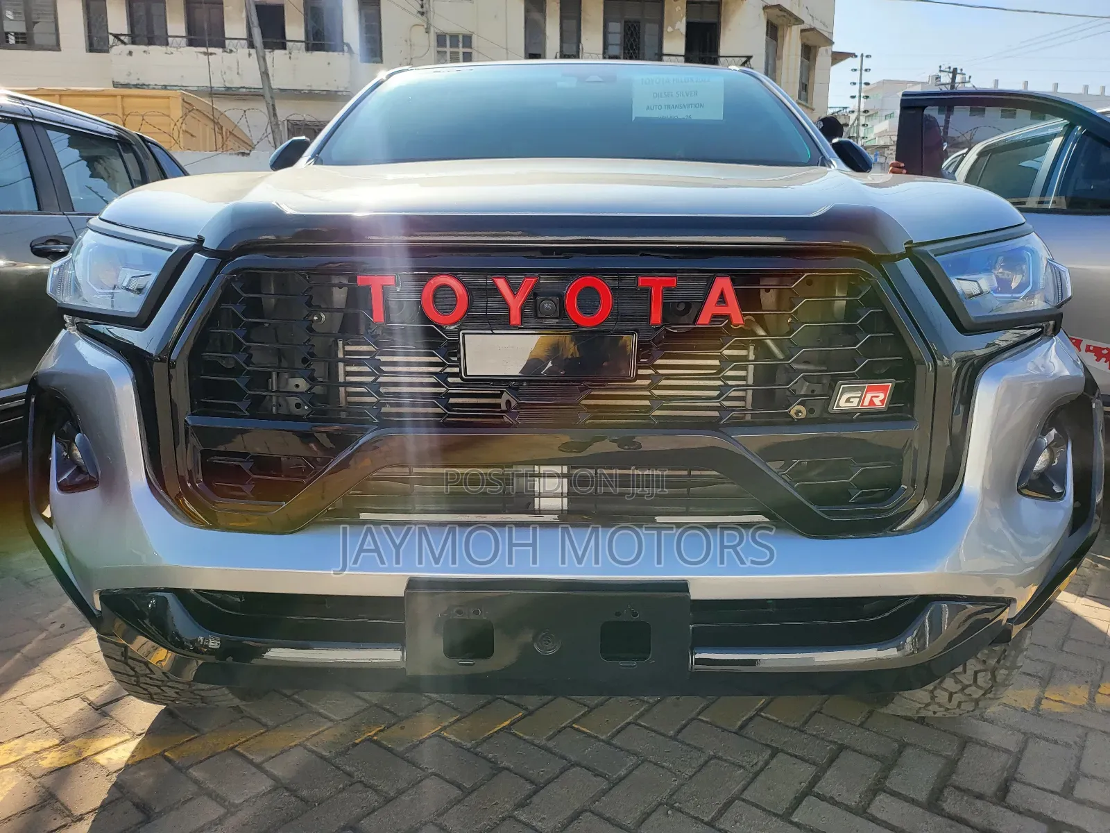 Toyota Hilux 2023 Silver