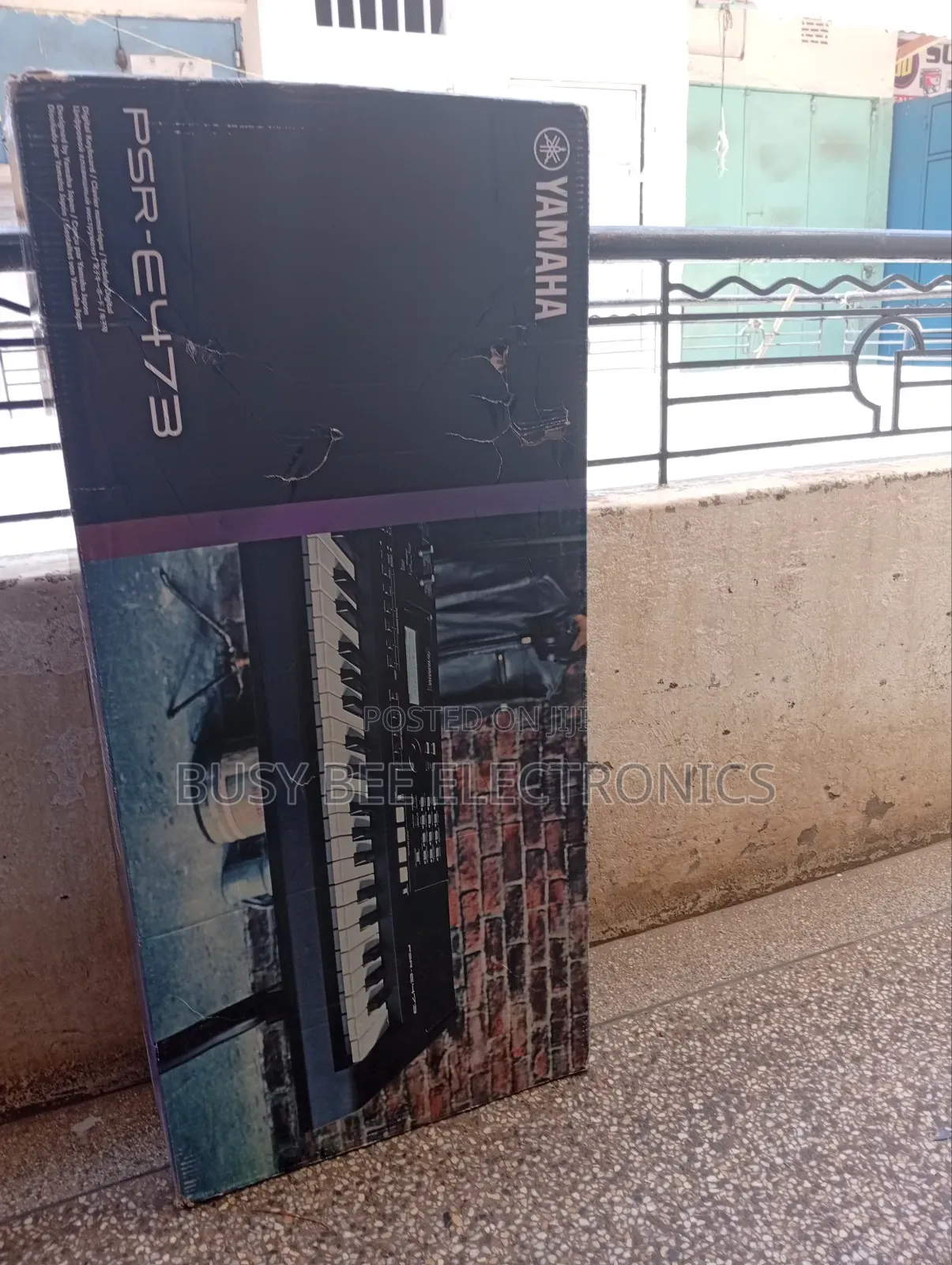 Yamaha PSR-E473 Keyboard