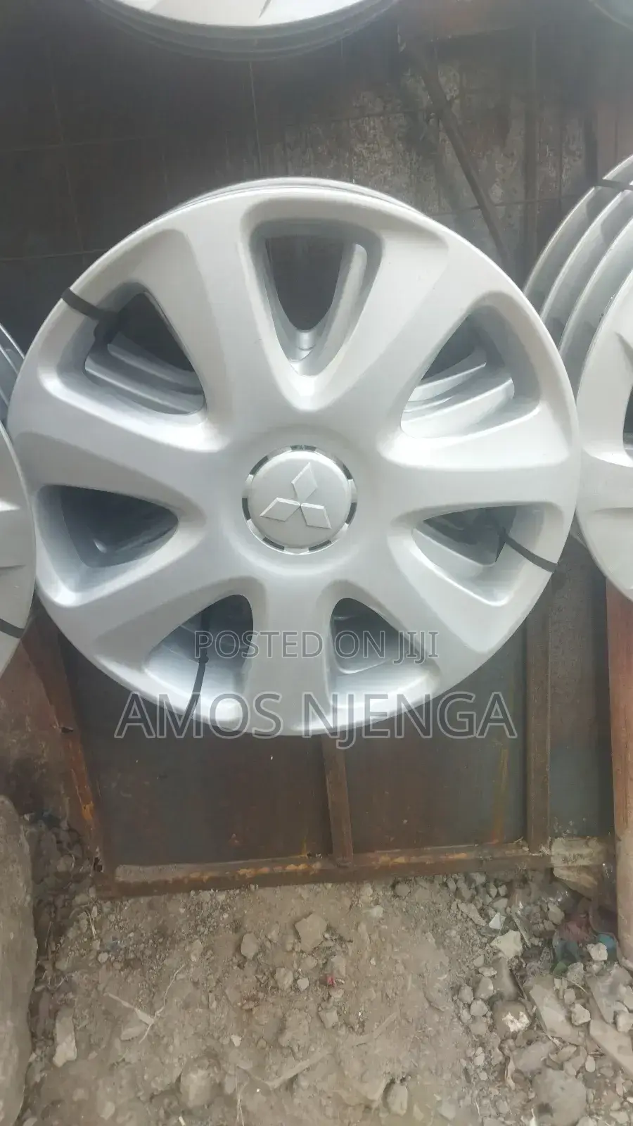 Mitsubishi Wheel Caps Likely for Lancer, Outlander or Asx
