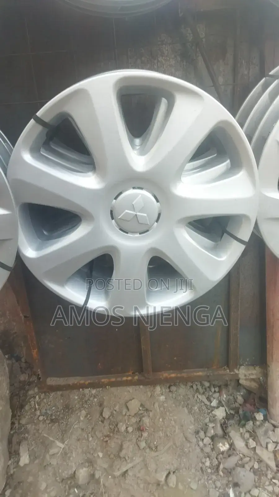 Mitsubishi Wheel Caps Likely for Lancer, Outlander or Asx